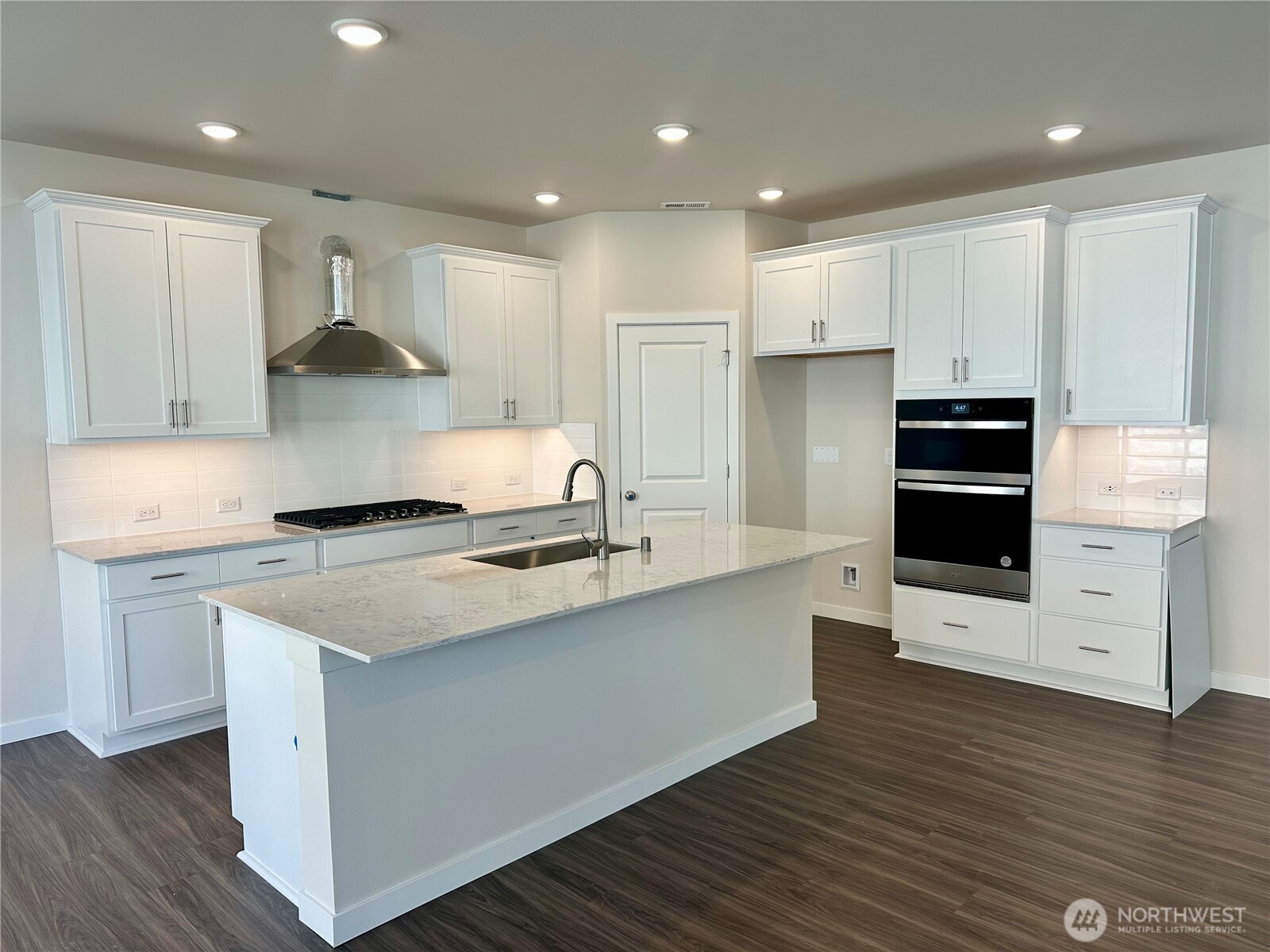 17602 Ne Midnight Sun Loop Property Photo 6