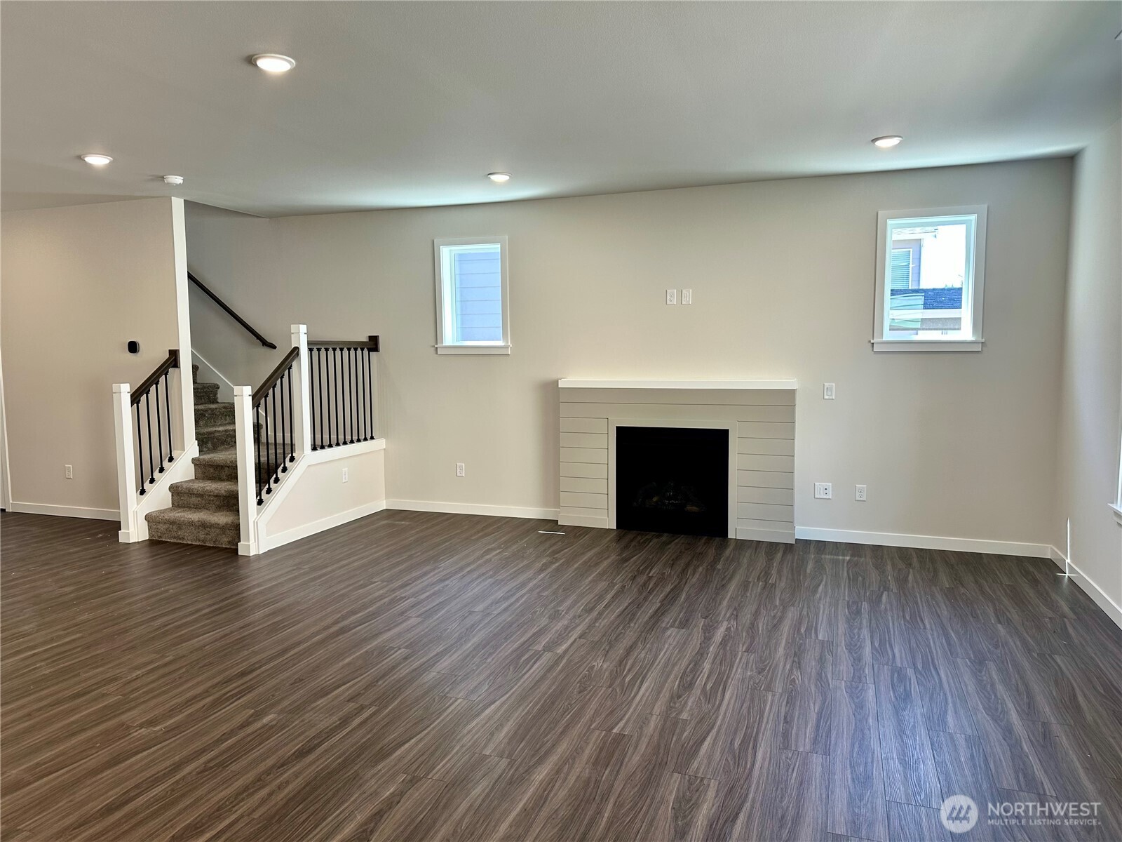 17602 Ne Midnight Sun Loop Property Photo 7