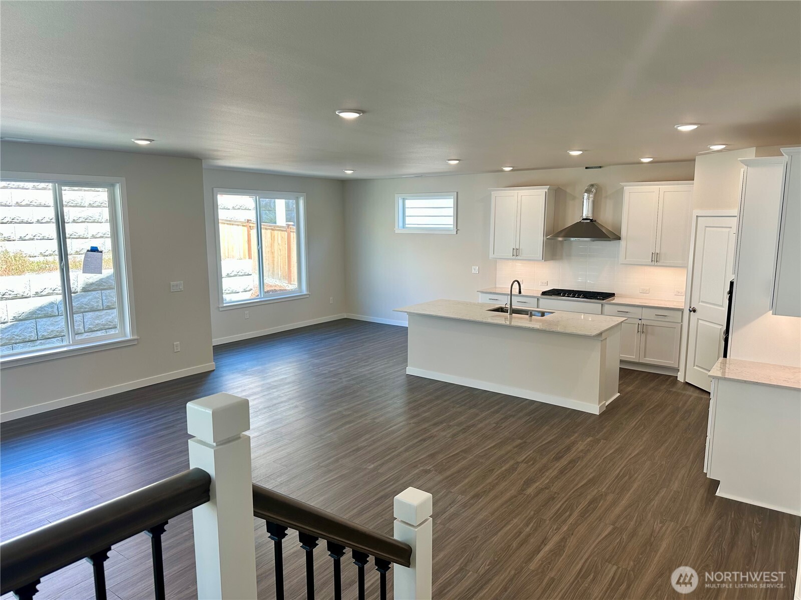 17602 Ne Midnight Sun Loop Property Photo 8