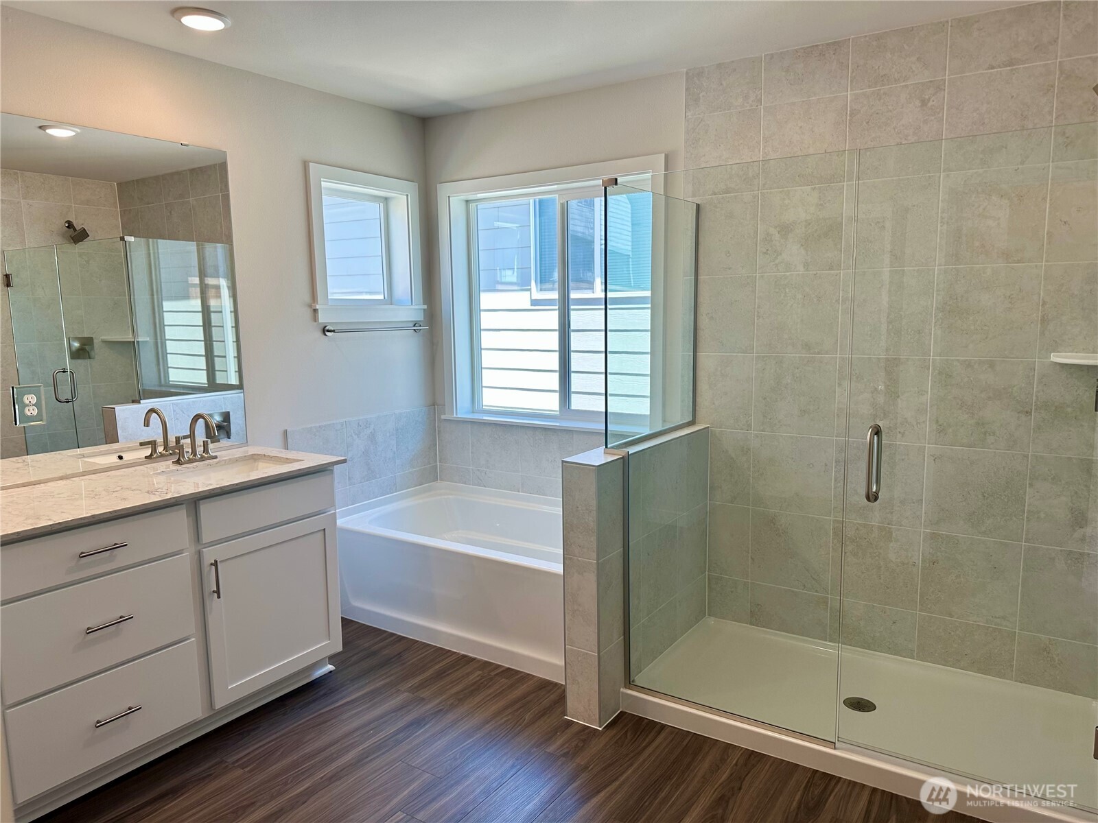 17602 Ne Midnight Sun Loop Property Photo 9