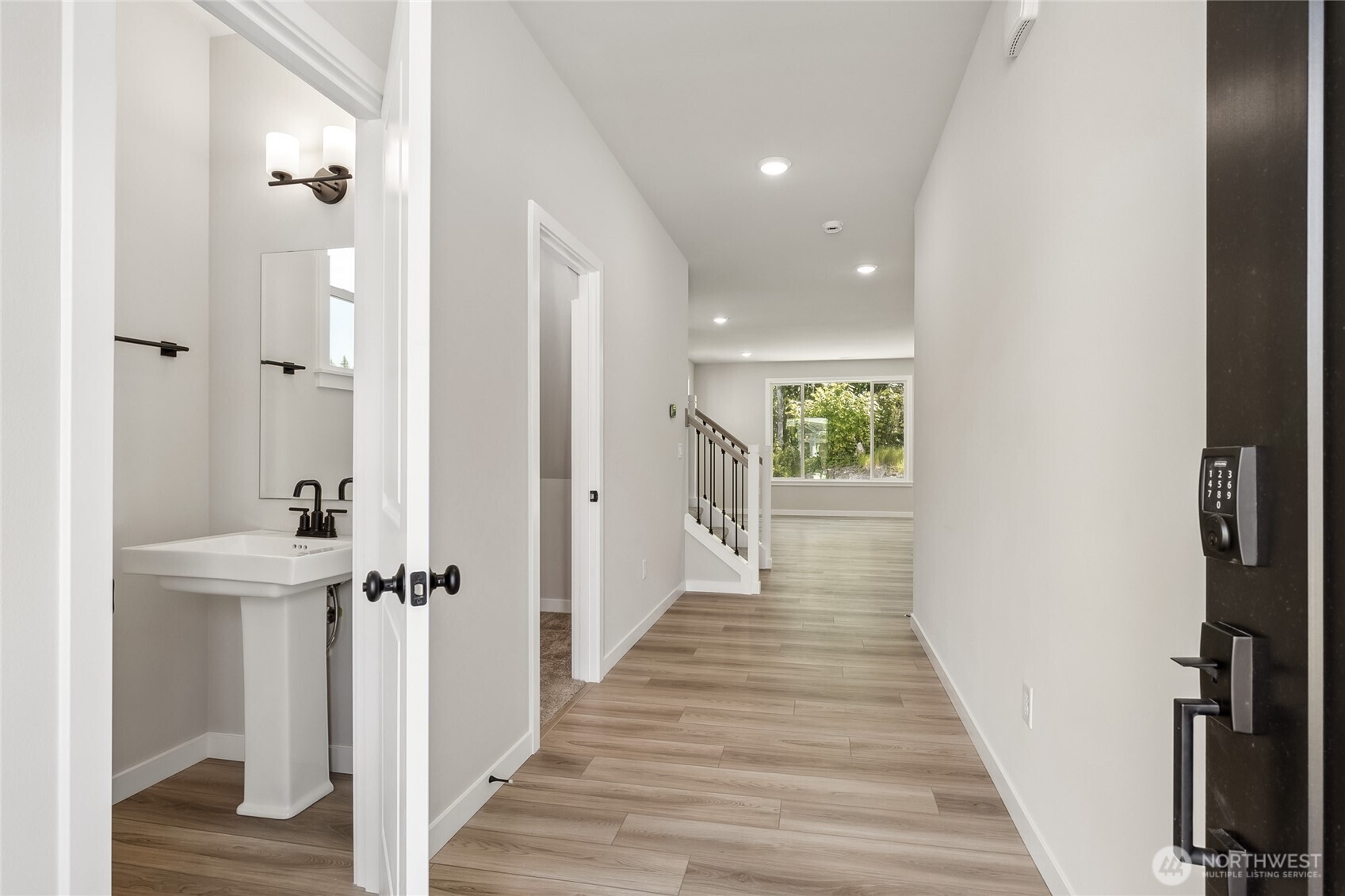 17602 Ne Midnight Sun Loop Property Photo 11