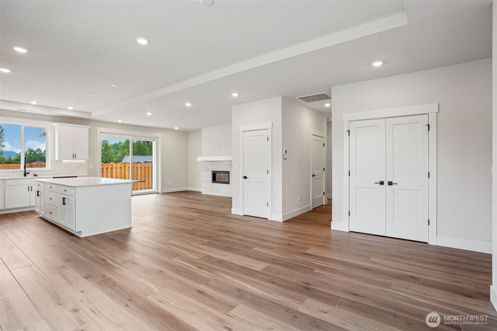 508 Thompson Drive Property Photo 8