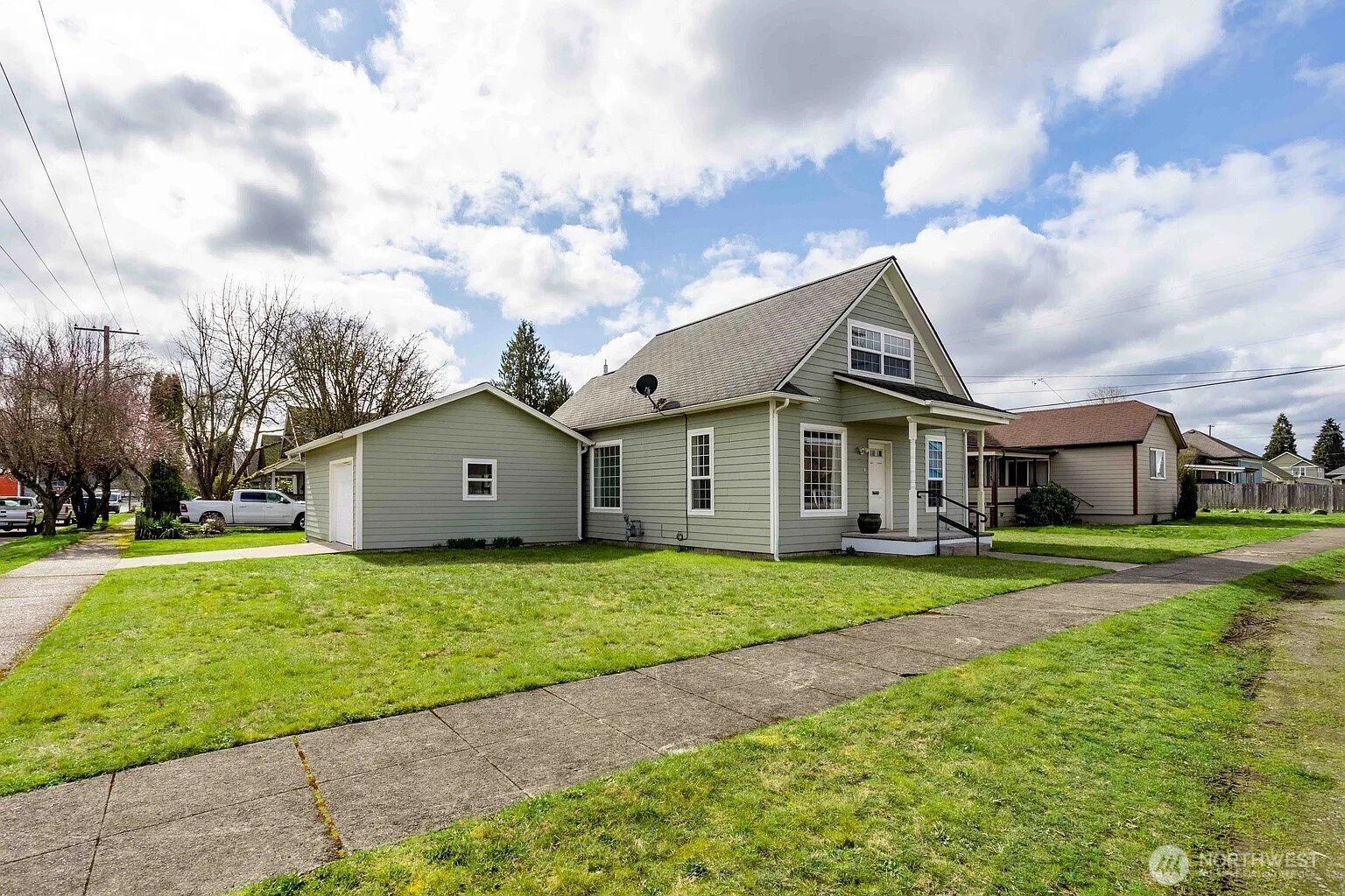 116 E 4th Street Property Photo
