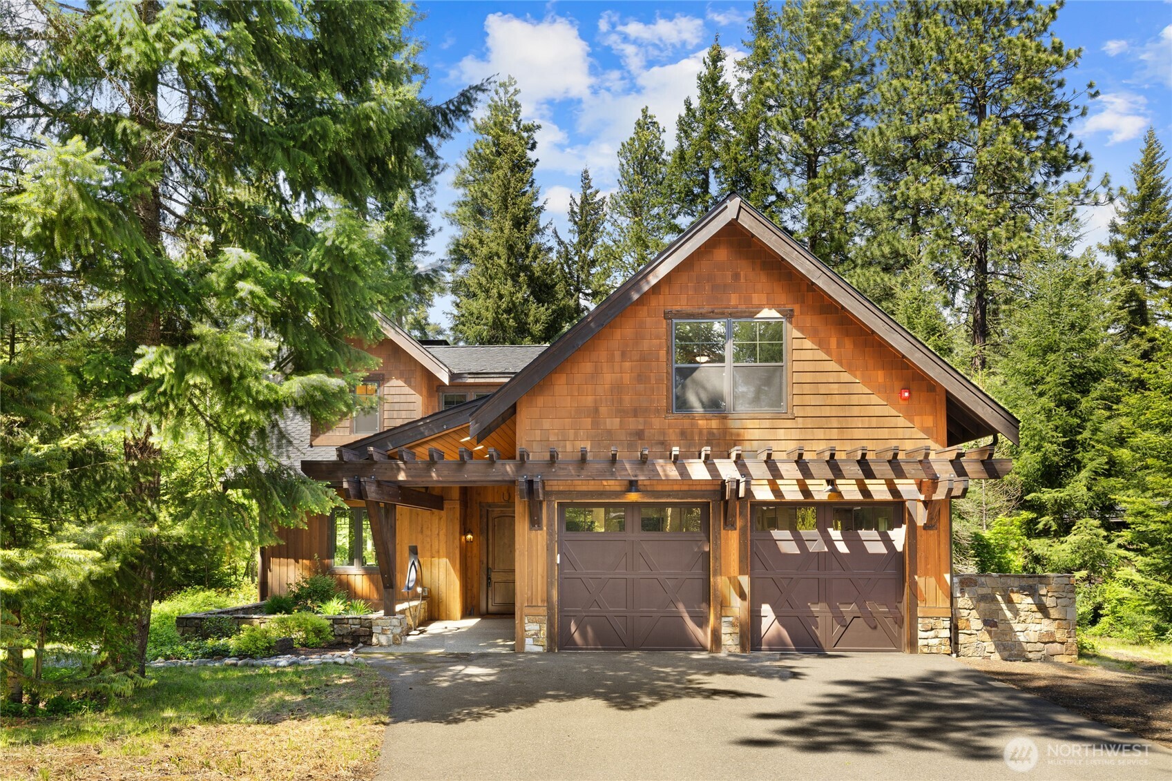 1390 Snowberry Loop Property Photo 1