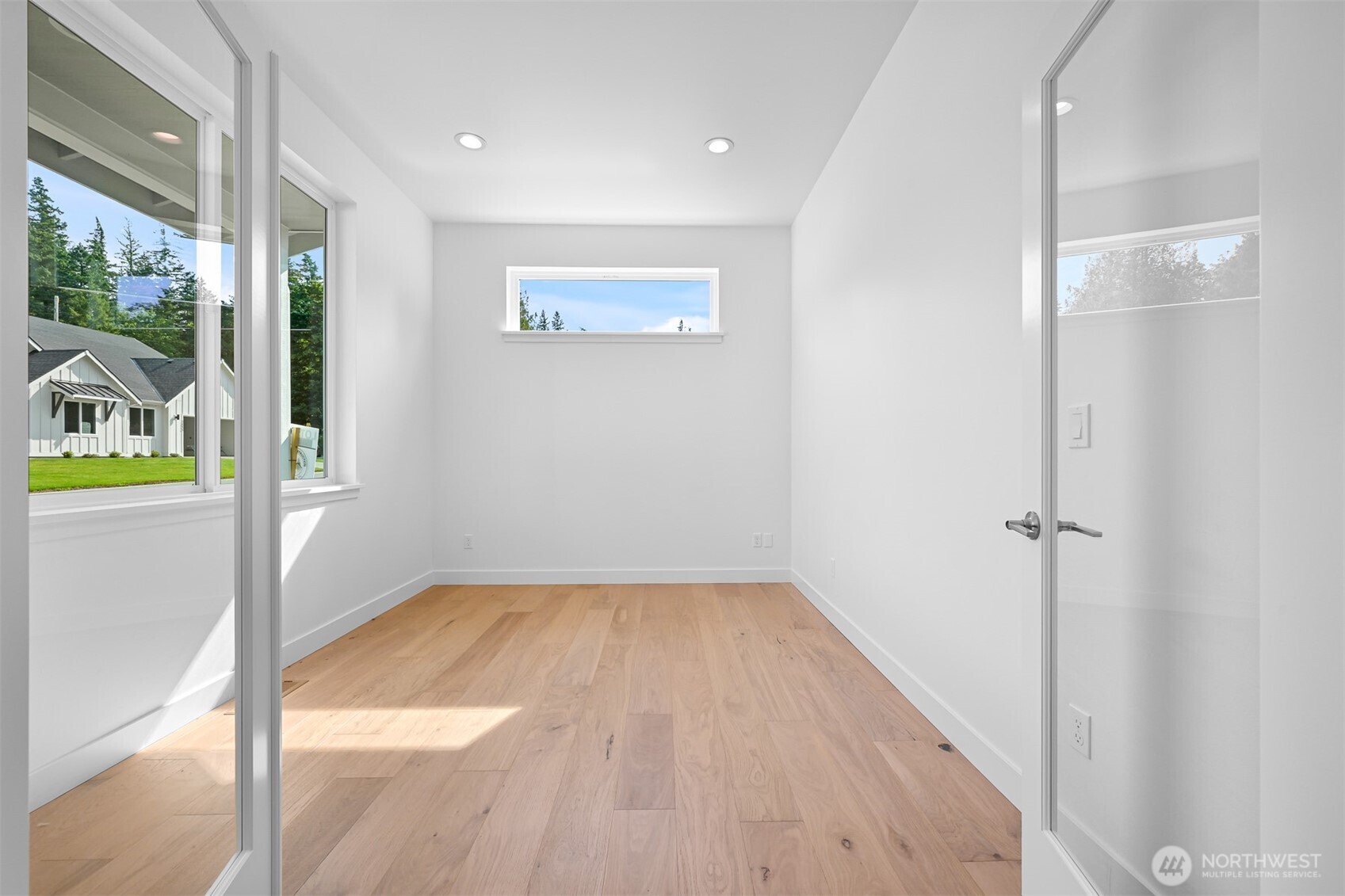 2608 42nd Street Property Photo 9