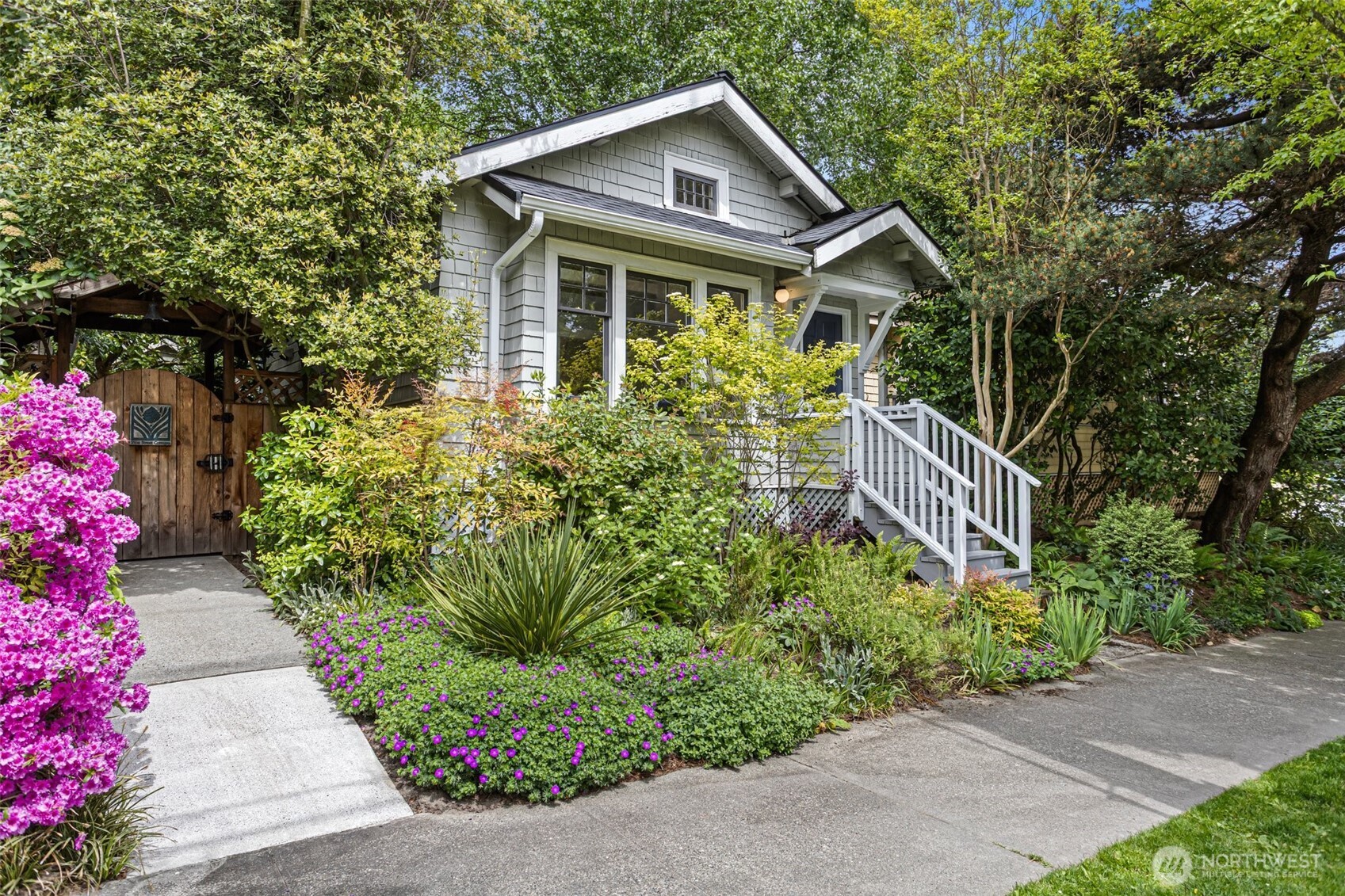 2122 E Pine Street Property Photo