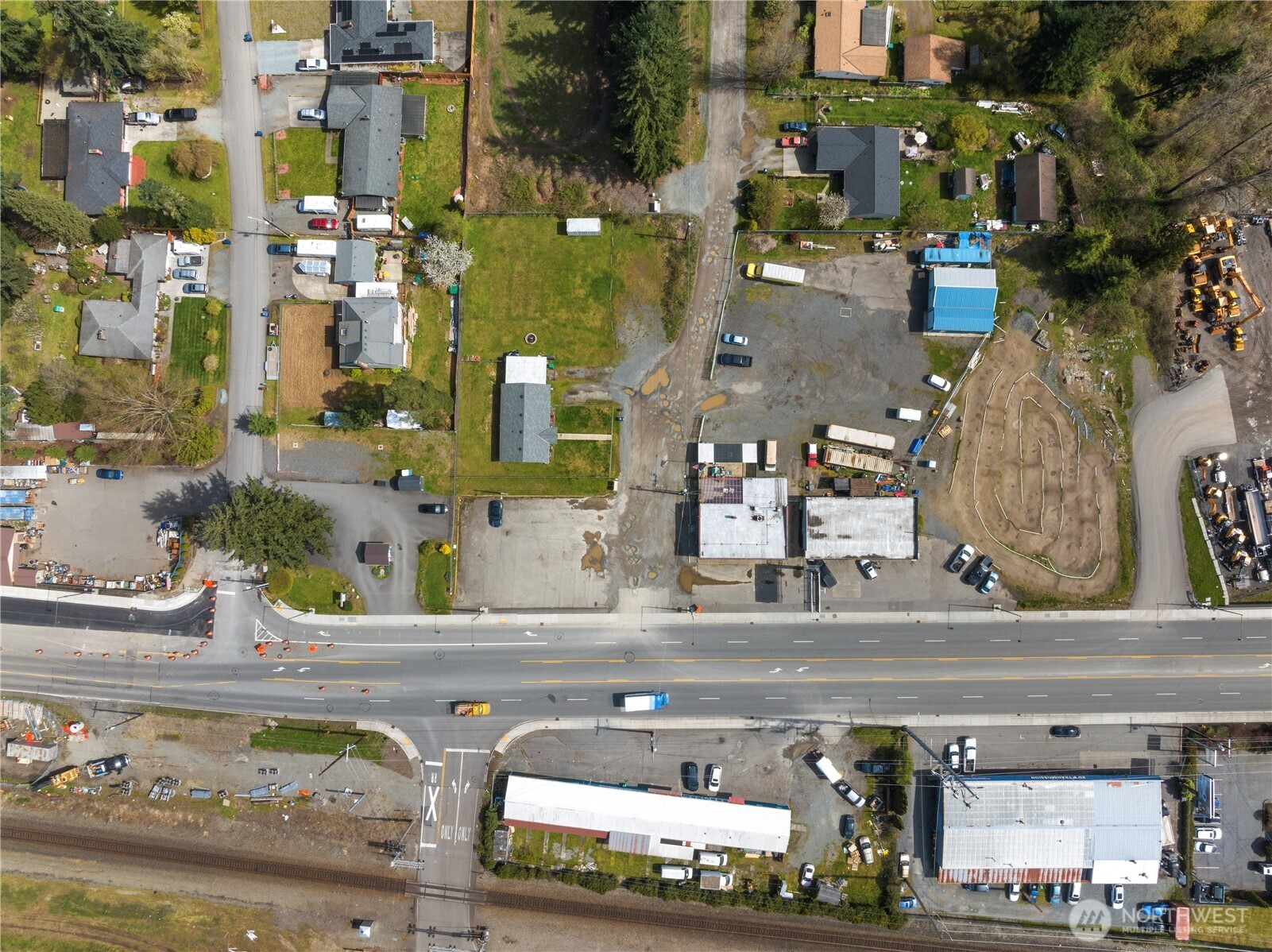10321 State Avenue Property Photo 6