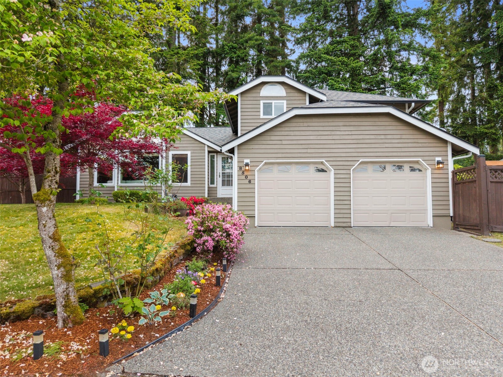 8506 Bender Circle Property Photo