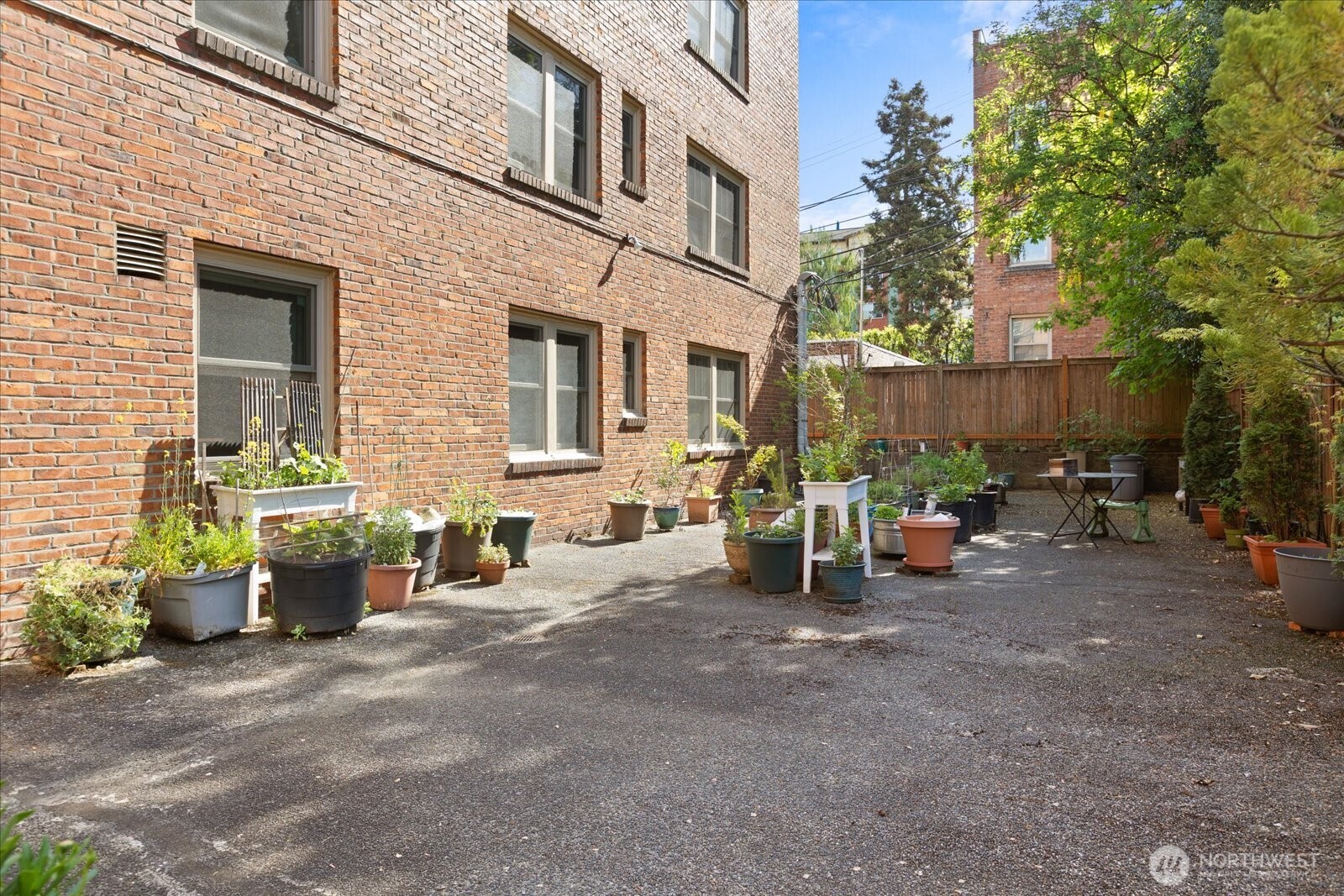 1605 E Olive Street 105 Property Photo 20