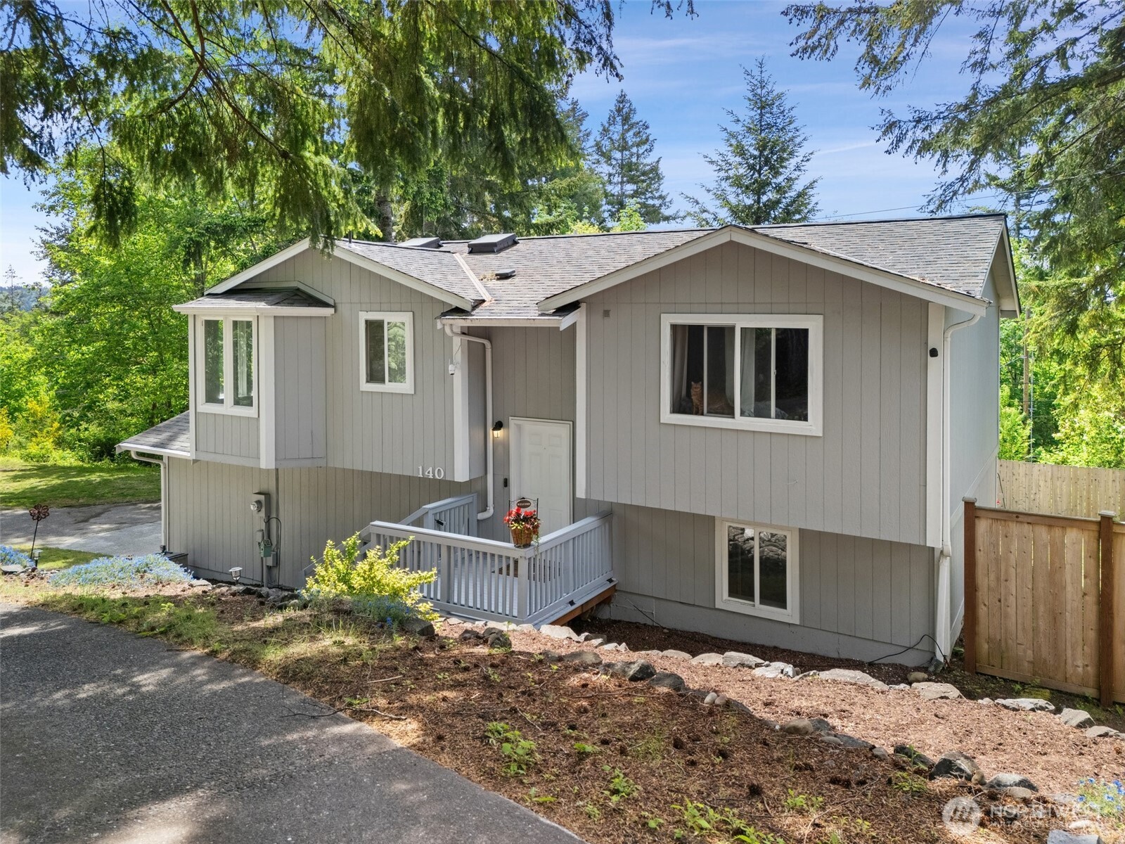 140 Ne Rainier Place Property Photo 1