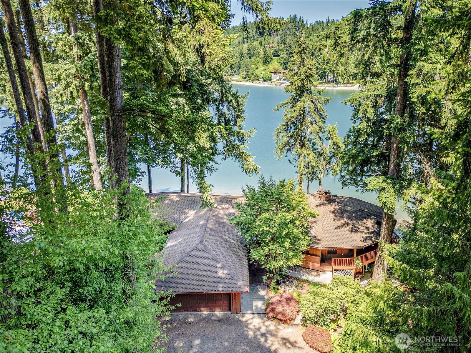 1678 Ne Jacobson Road Property Photo 1