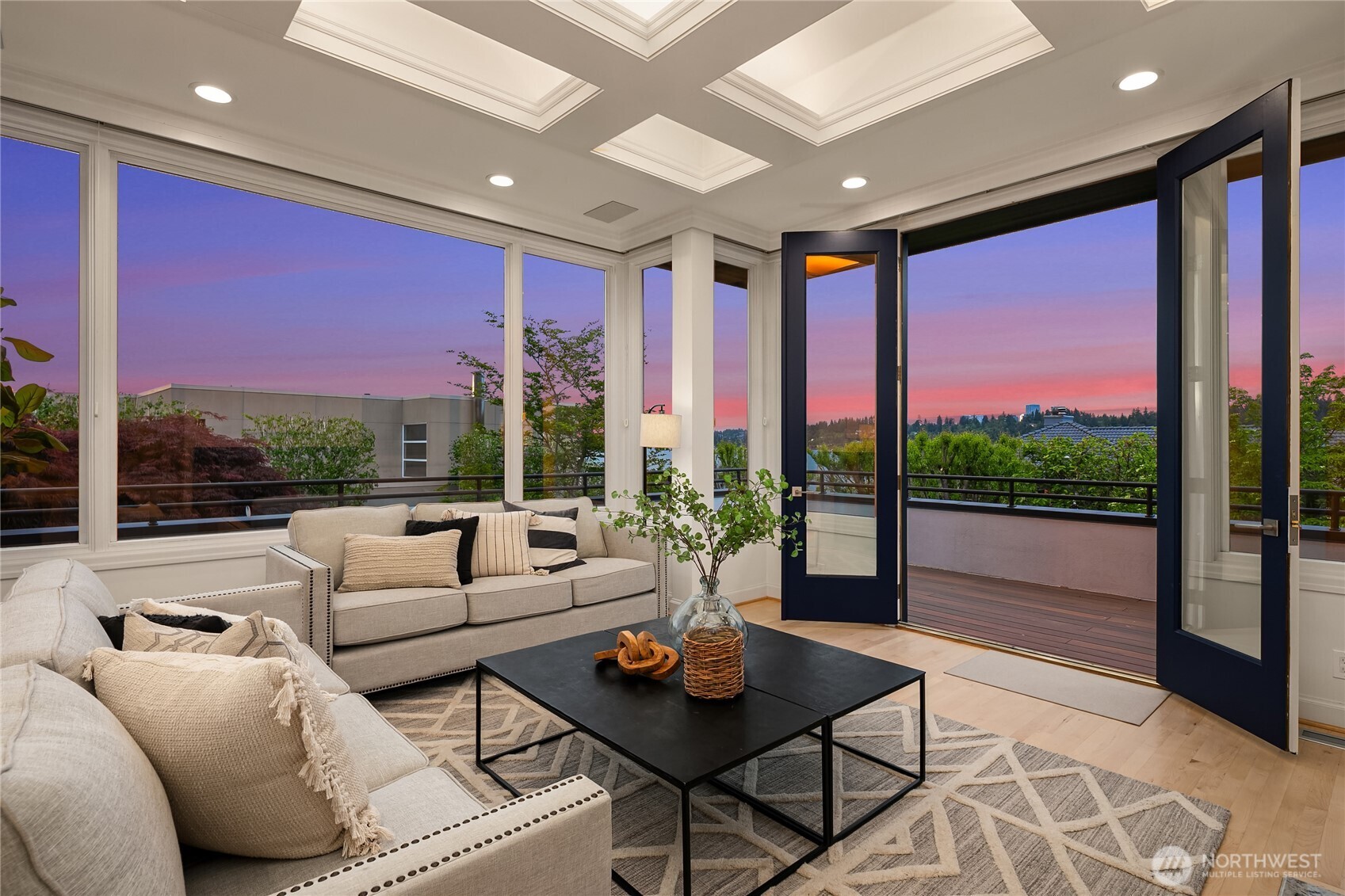 8902 N Mercer Way Property Photo 9