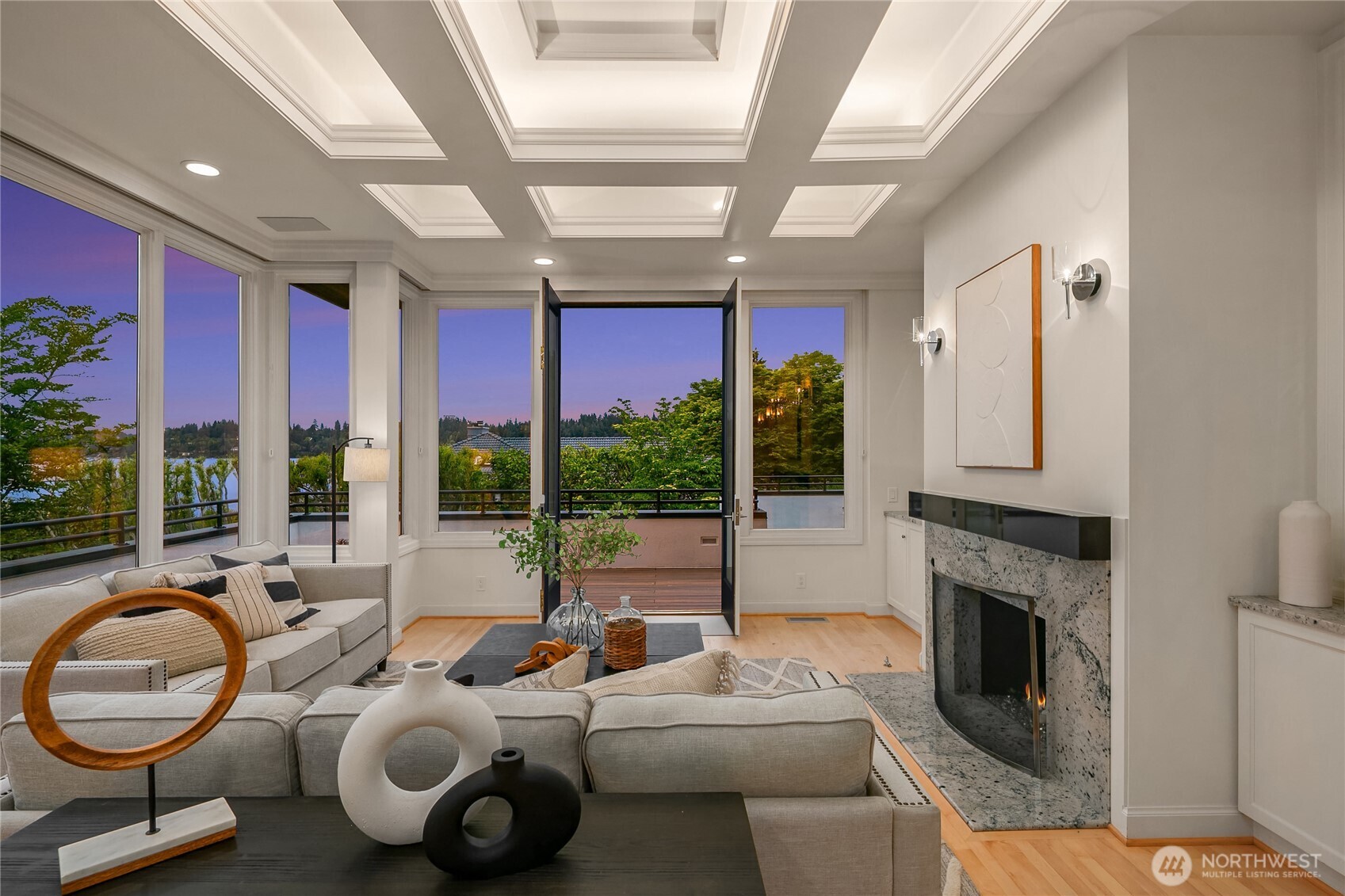 8902 N Mercer Way Property Photo 11