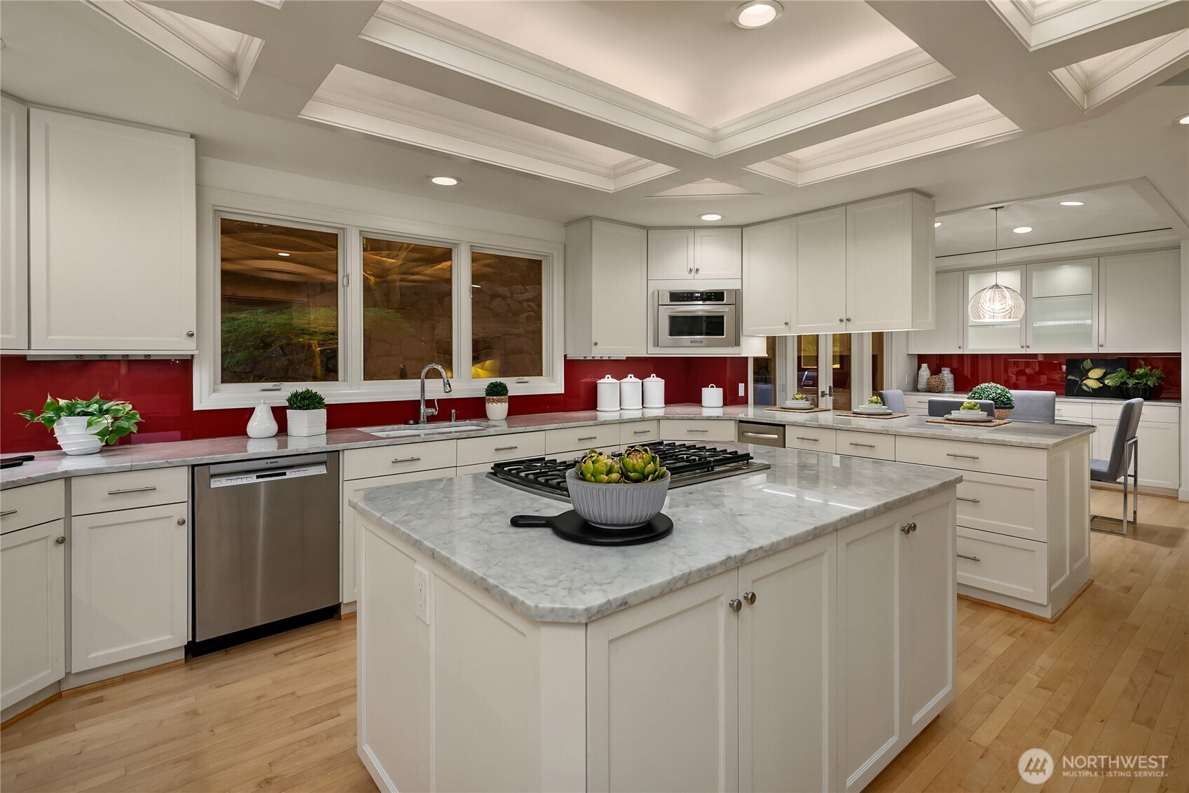 8902 N Mercer Way Property Photo 14