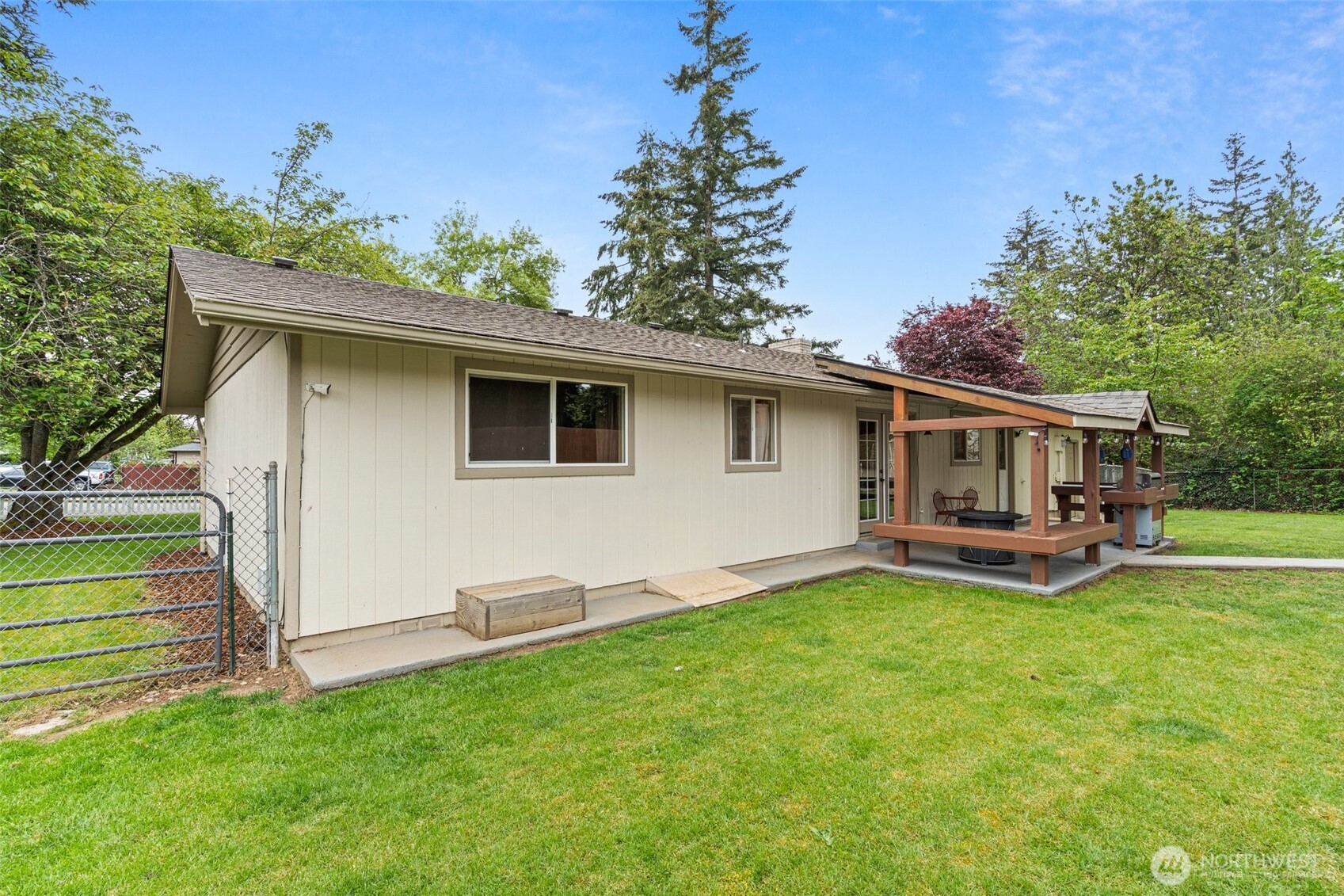 423 3rd Avenue Property Photo 21