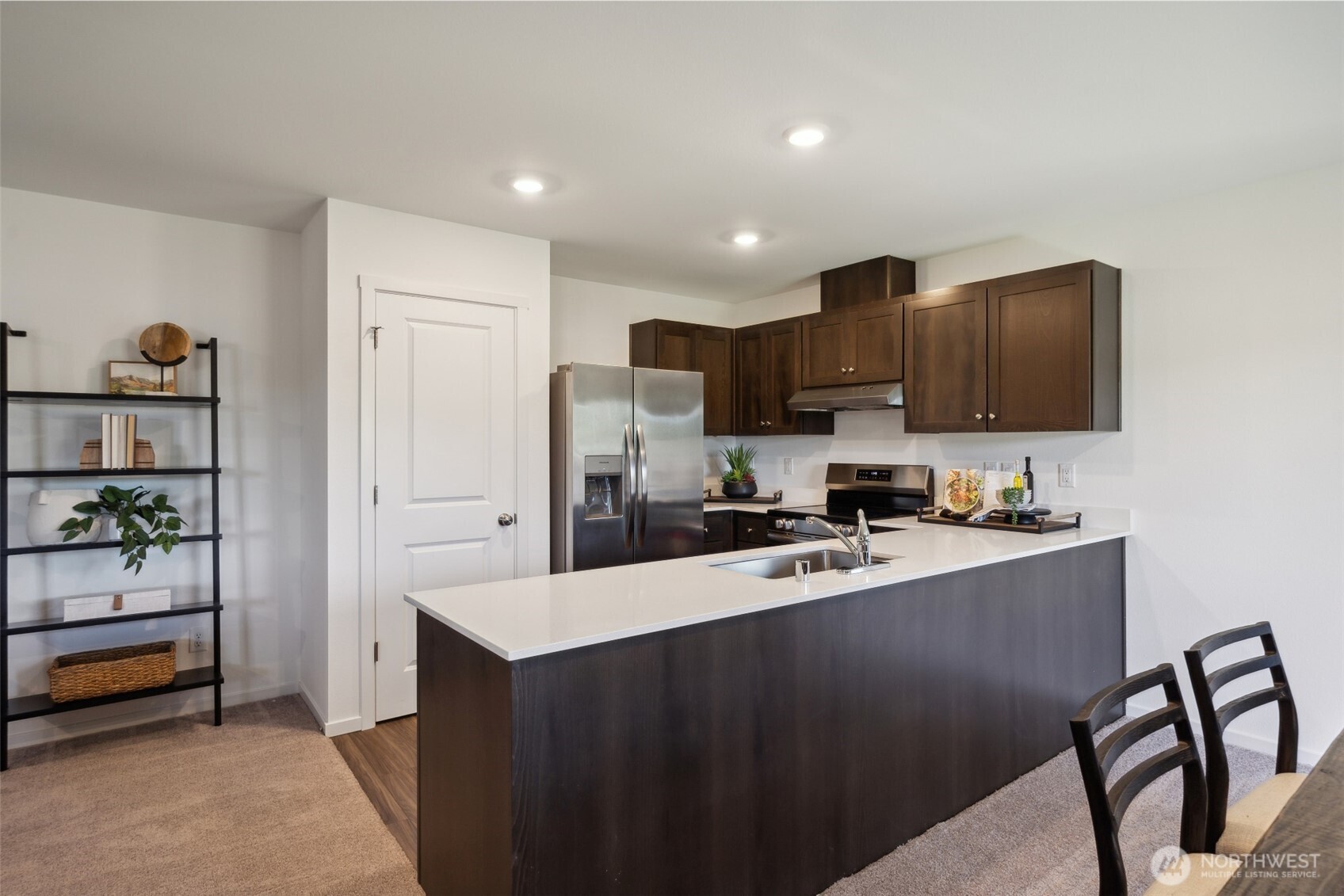 2031 Henderson Way Property Photo 6