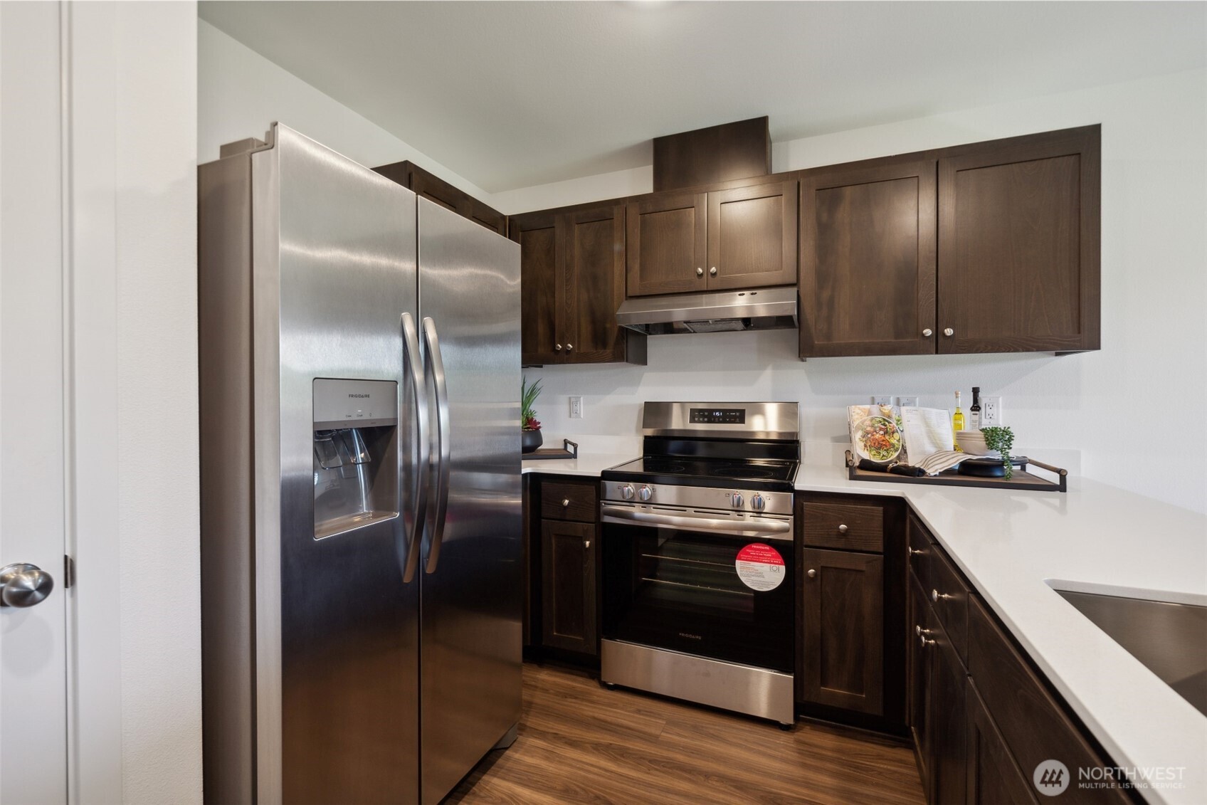 2031 Henderson Way Property Photo 8