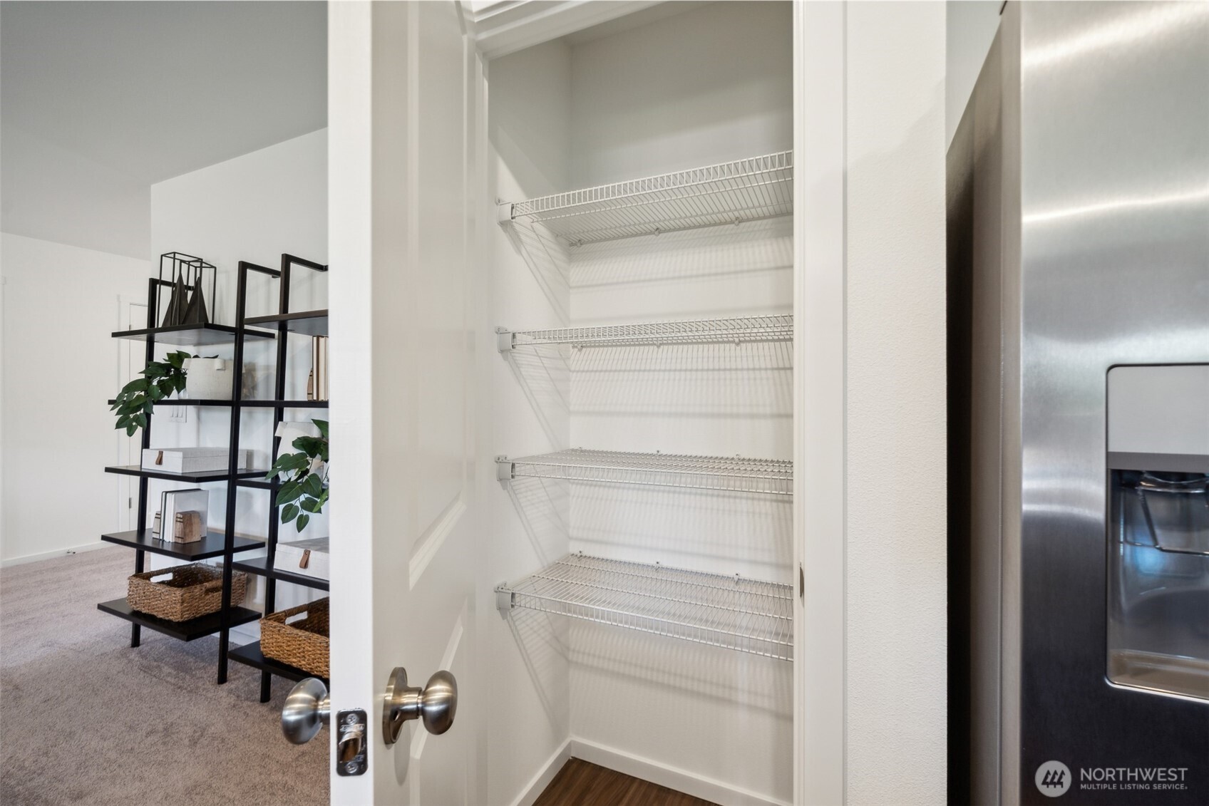 2031 Henderson Way Property Photo 9