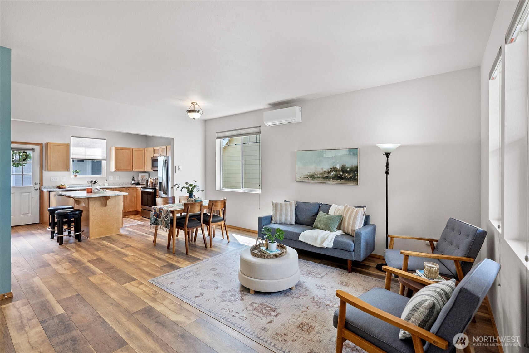 19554 Jensen Way Property Photo 4