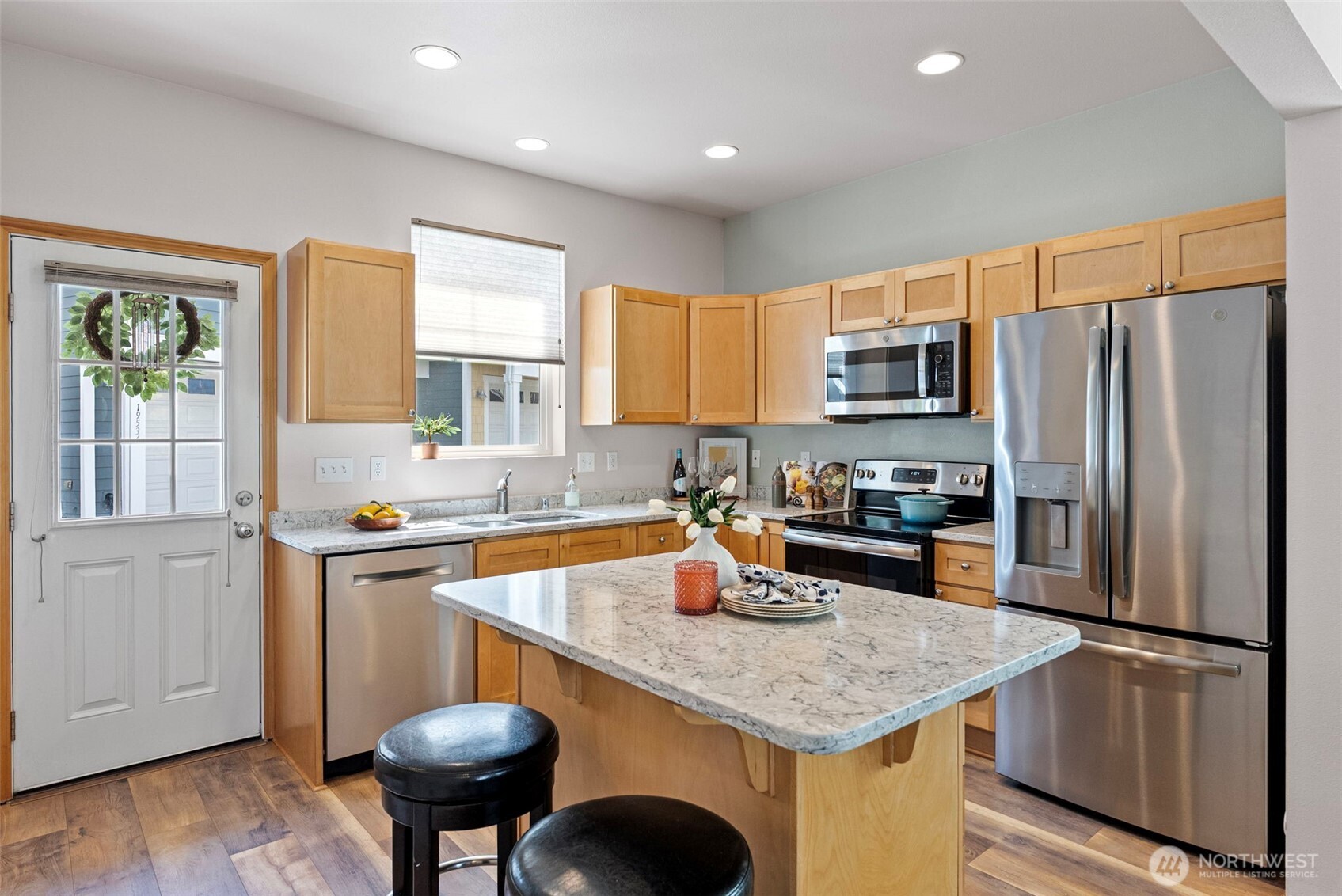 19554 Jensen Way Property Photo 8