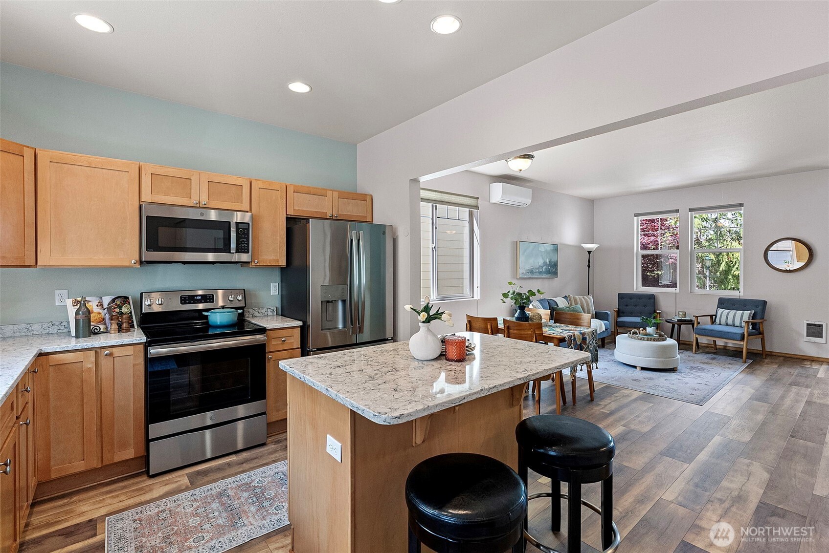 19554 Jensen Way Property Photo 9