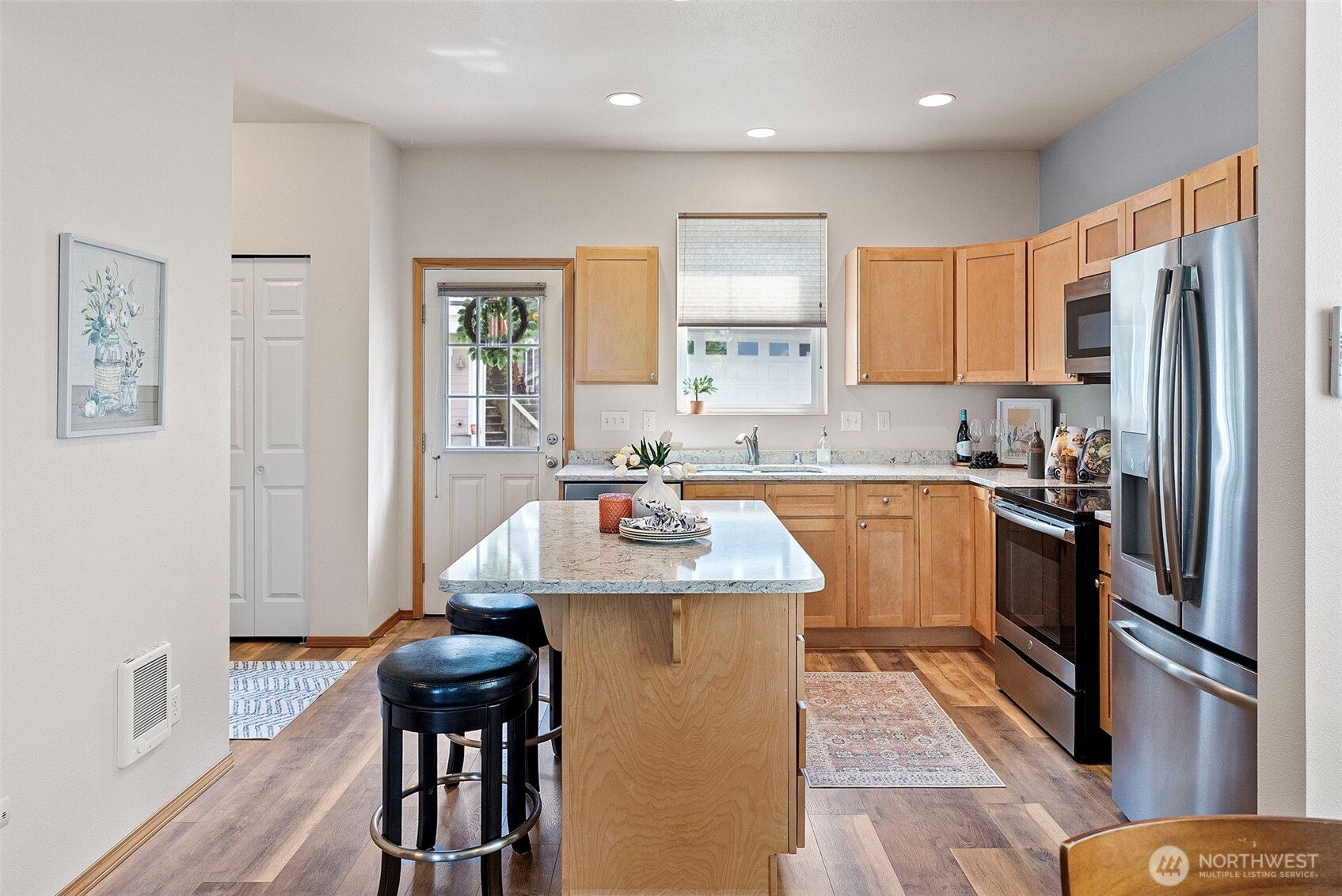 19554 Jensen Way Property Photo 10