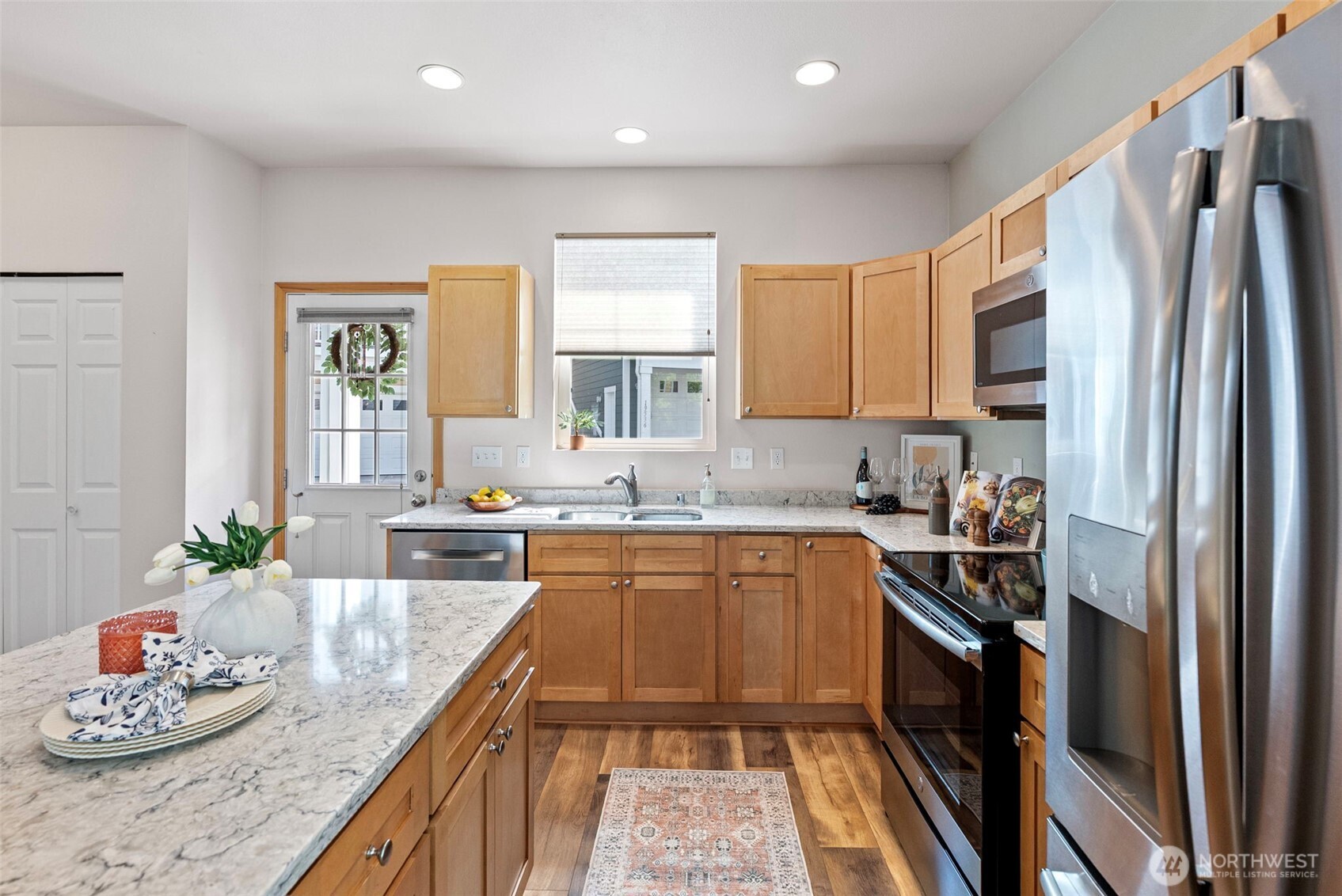 19554 Jensen Way Property Photo 11