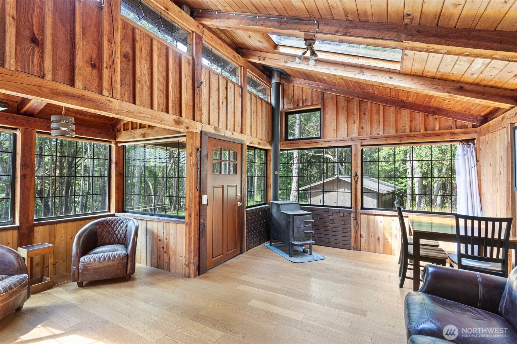 35 N Airport Way Property Photo 4