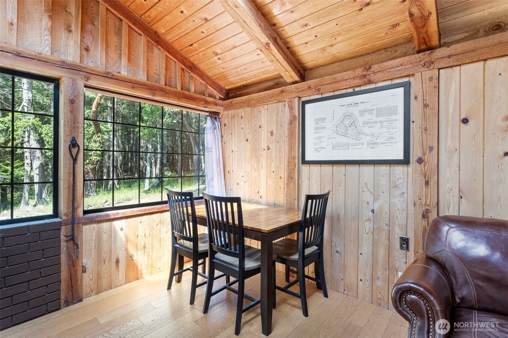 35 N Airport Way Property Photo 9