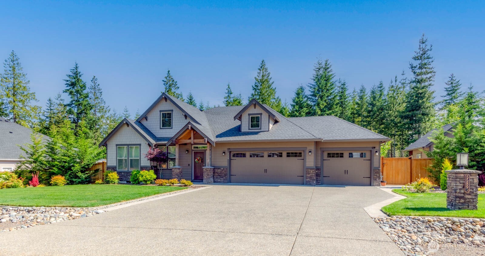 5589 NW Muddy Paws Court Property Photo 1