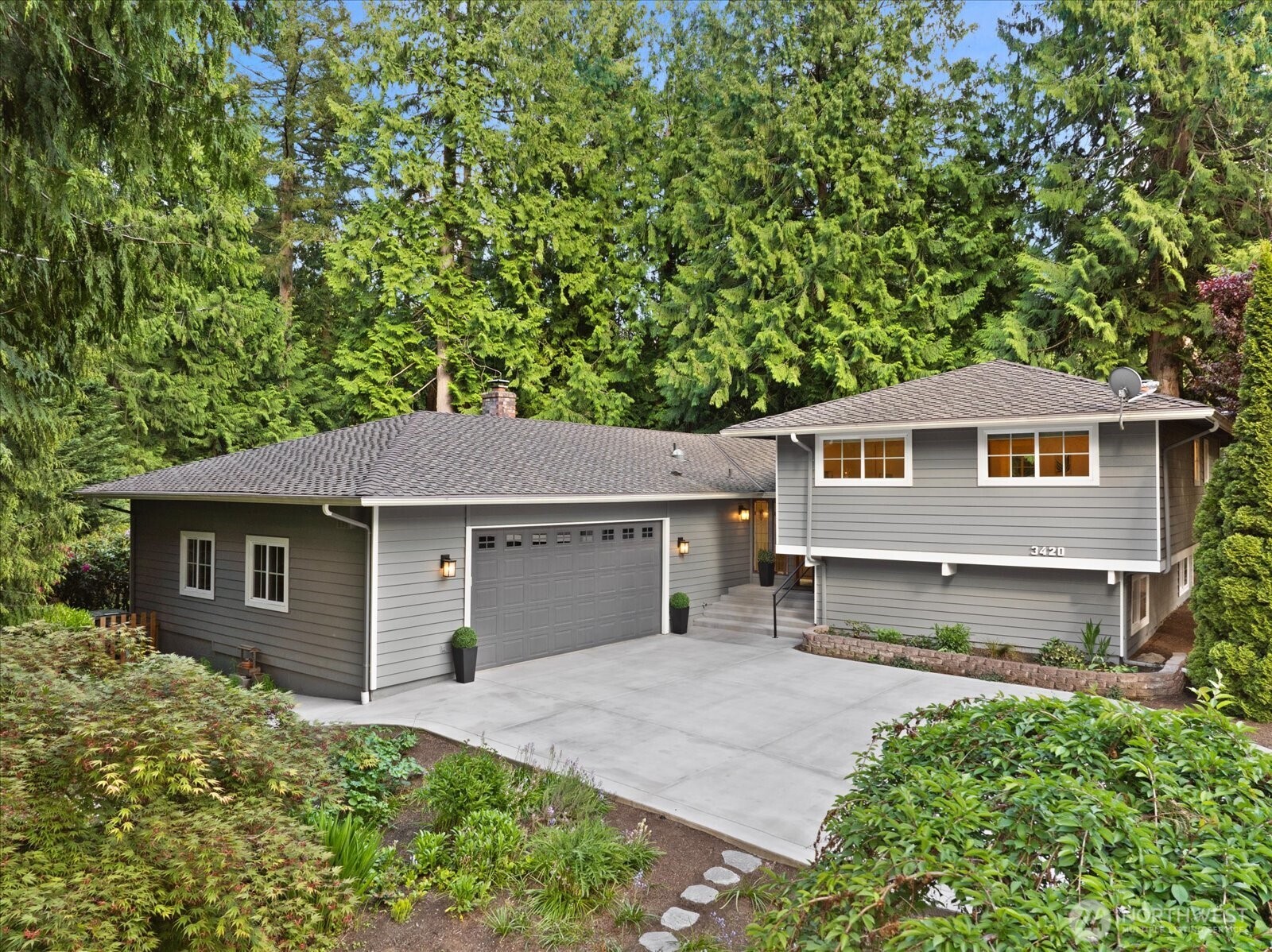 3420 210 Place Property Photo