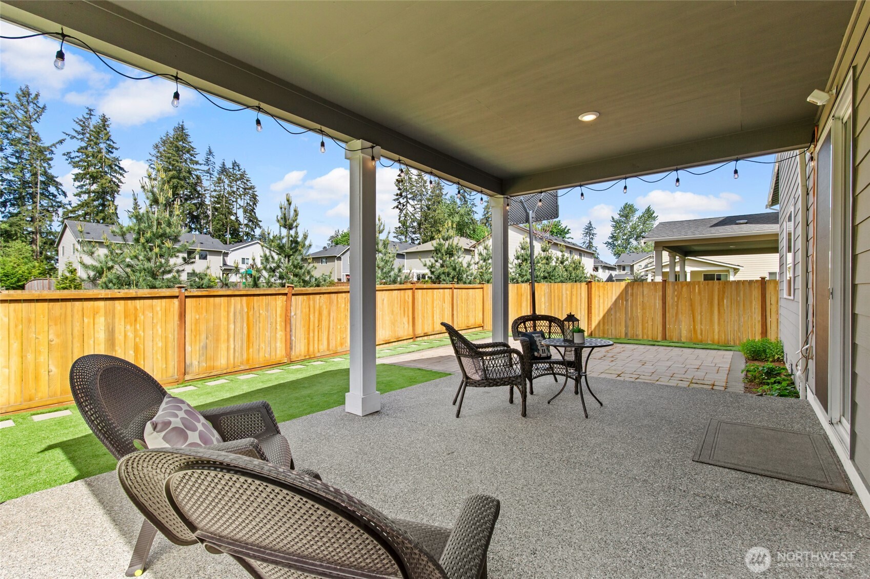 18318 Bellflower Road Property Photo 32