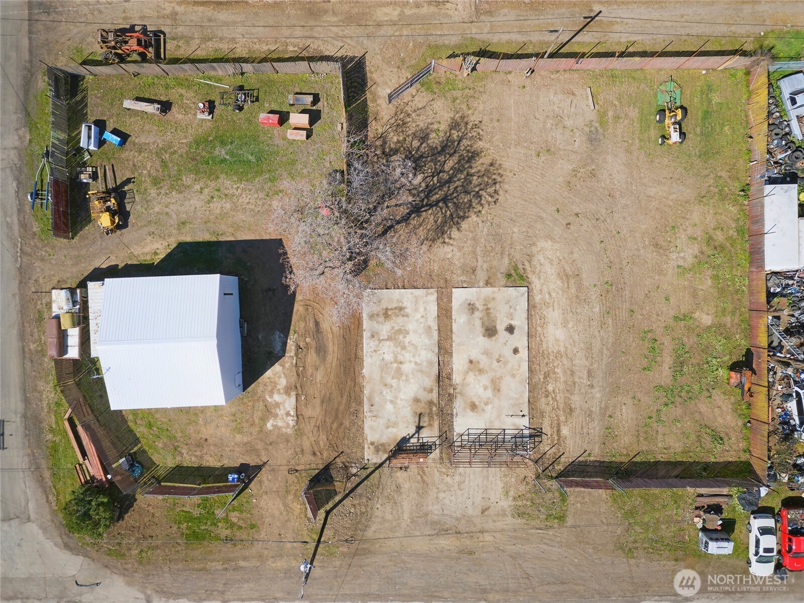 1115 N 12th Avenue Property Photo 3