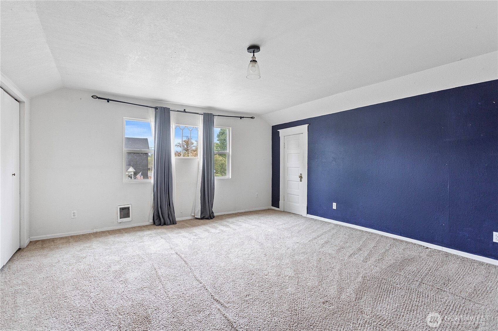 832 N Pearl Street Property Photo 10