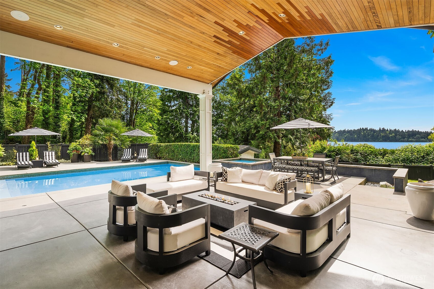 4207 Holly Lane Property Photo