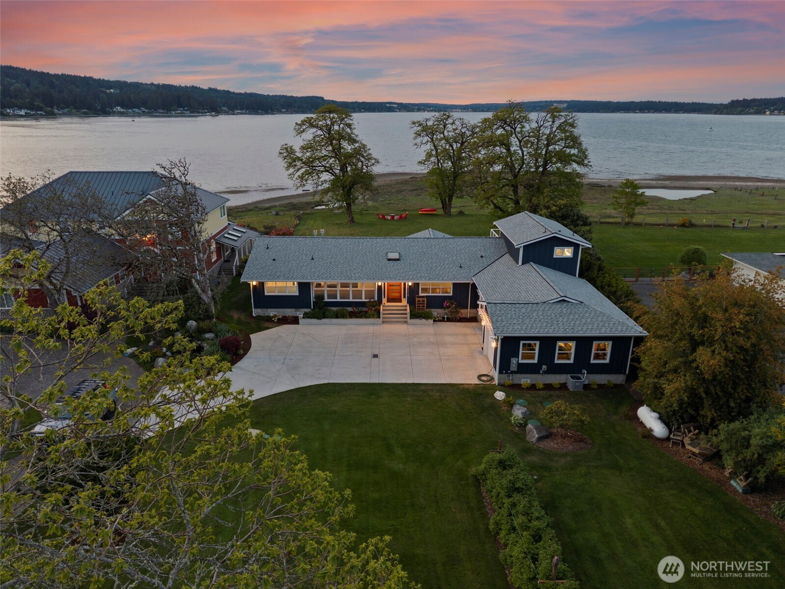 4354 Dyes Inlet Road Property Photo 1