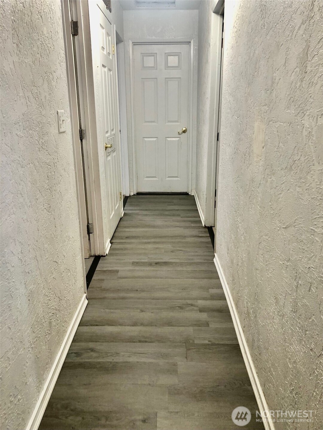 953 E Ash Street Property Photo 9