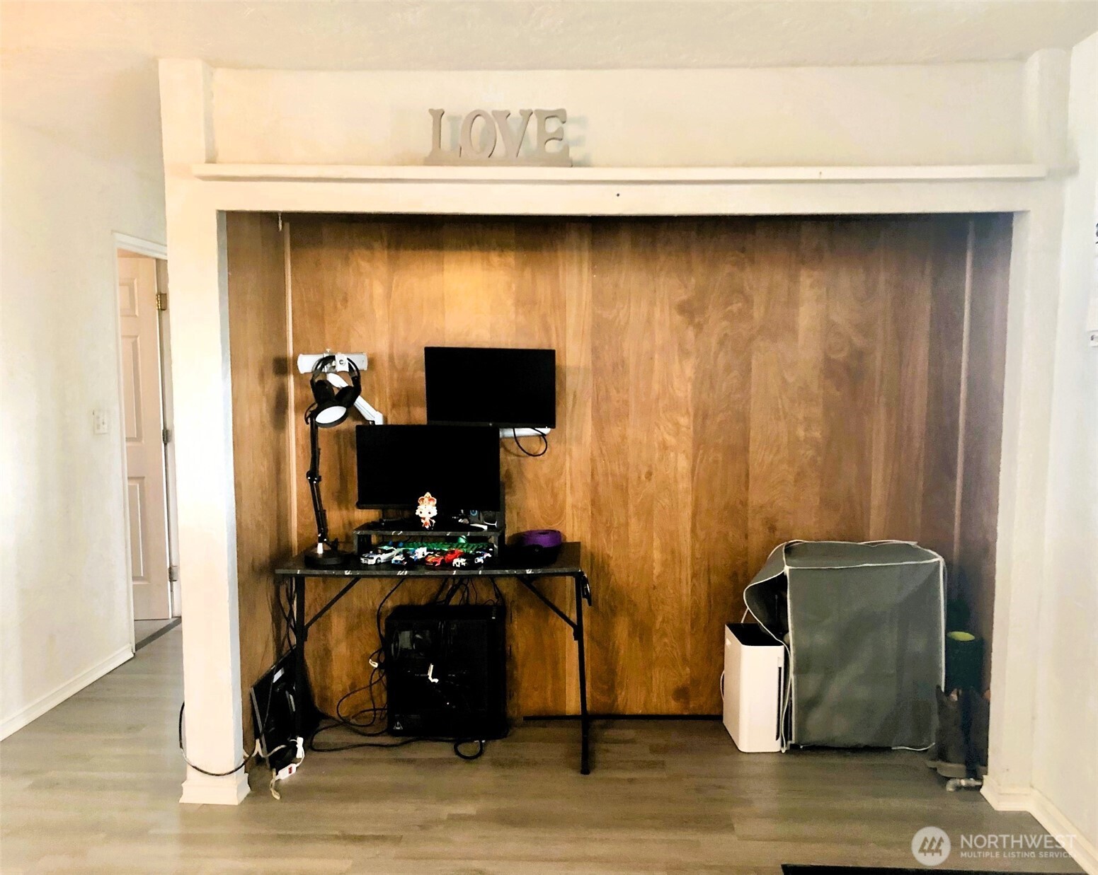 953 E Ash Street Property Photo 10