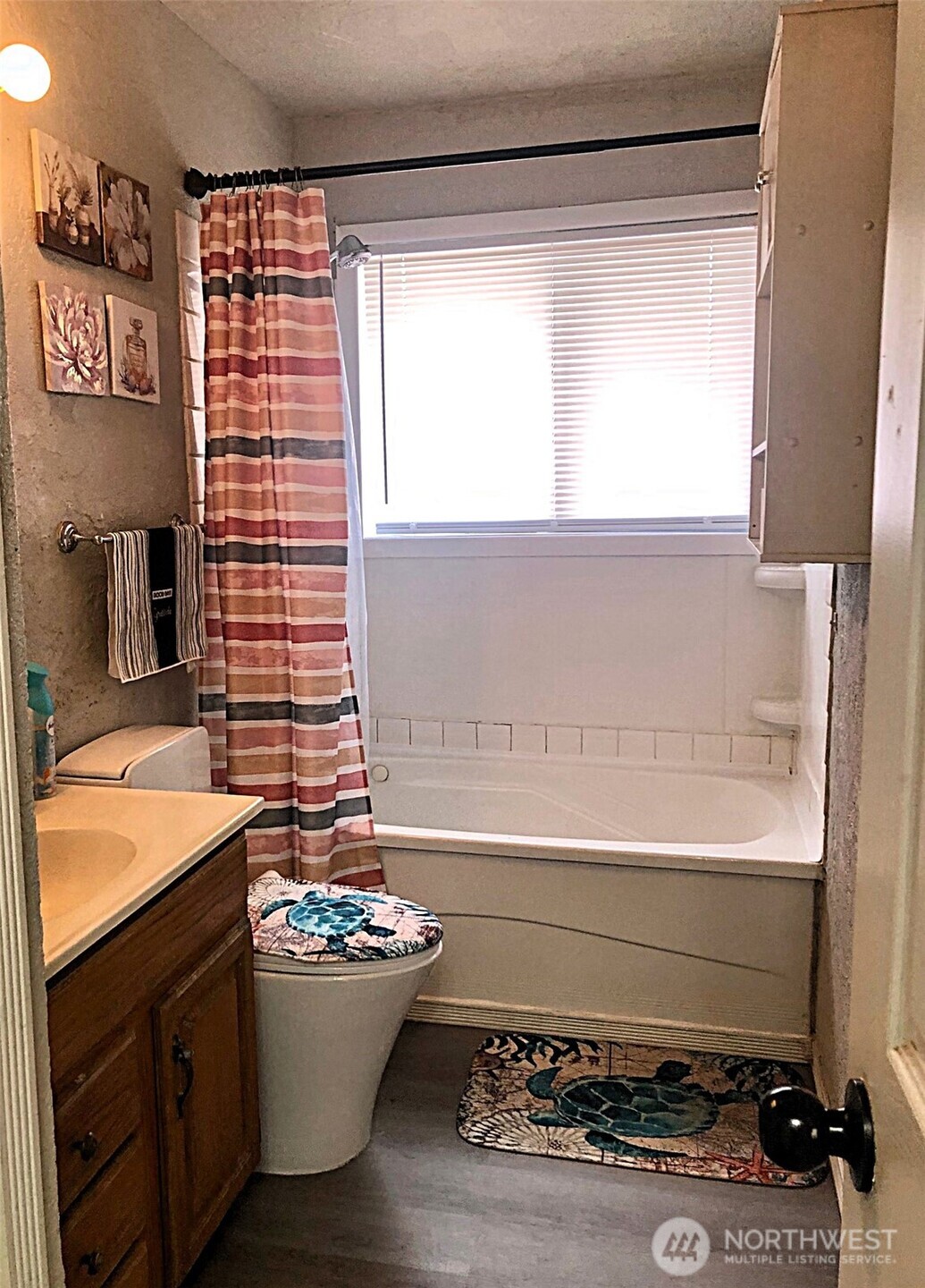 953 E Ash Street Property Photo 11