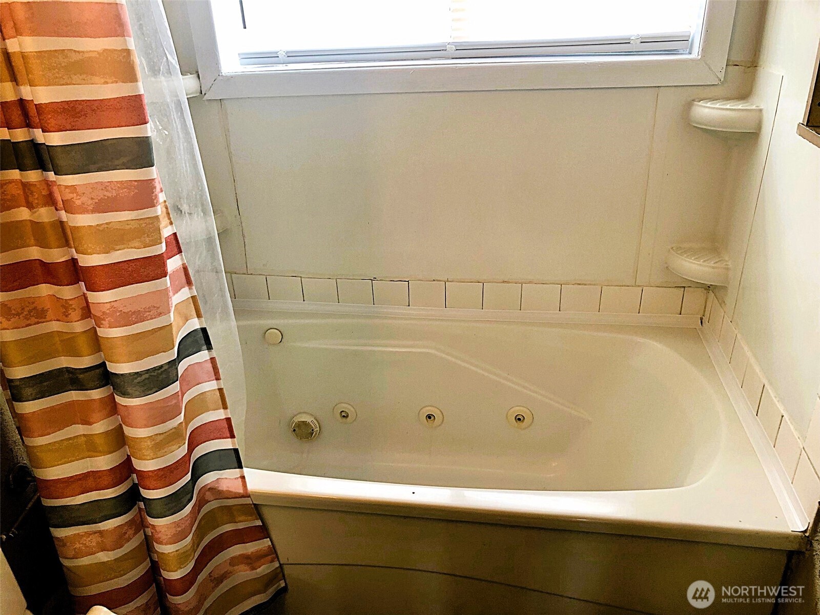 953 E Ash Street Property Photo 12