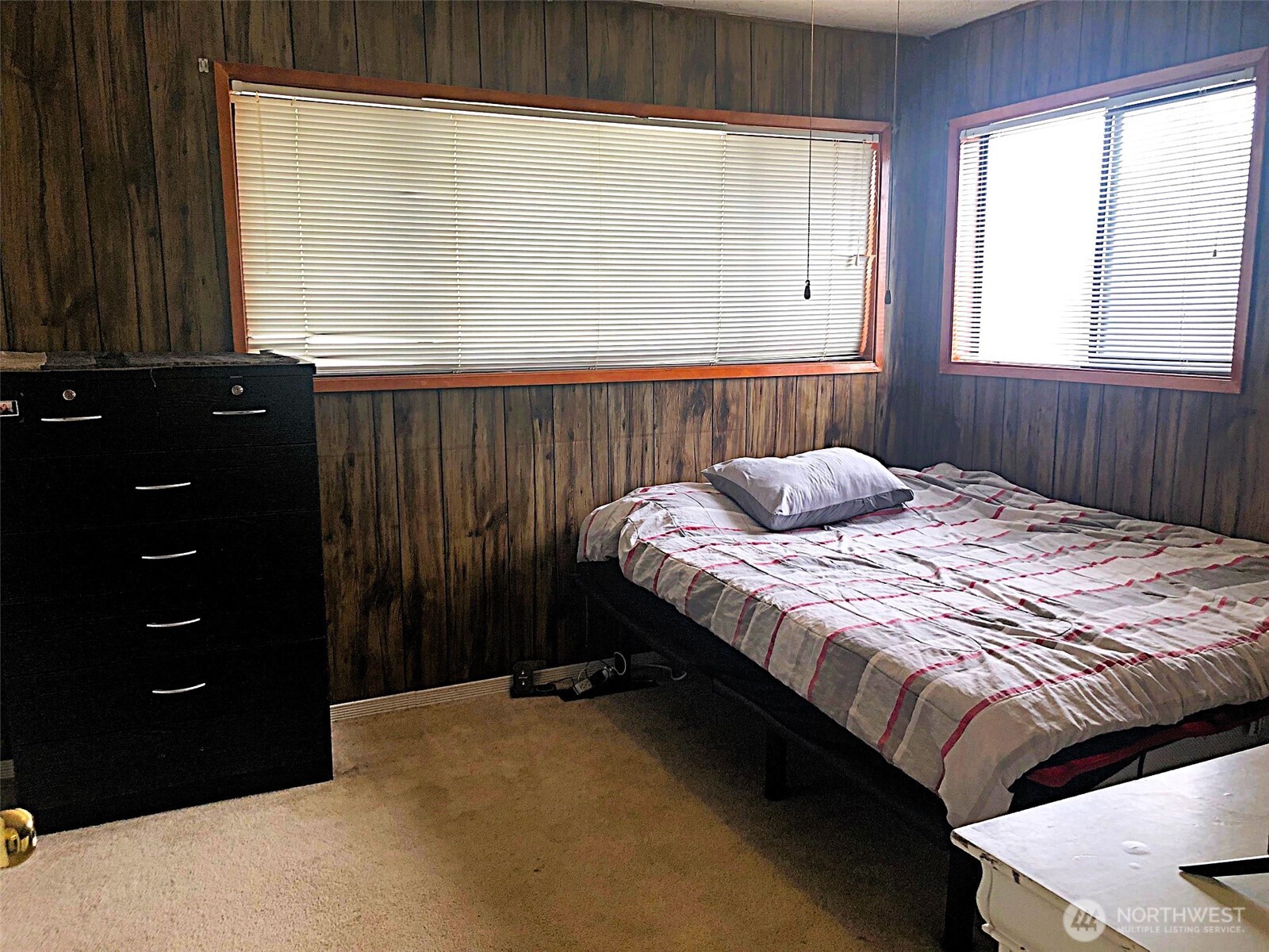 953 E Ash Street Property Photo 13