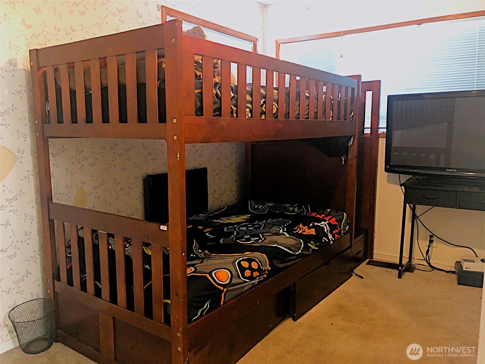 953 E Ash Street Property Photo 16