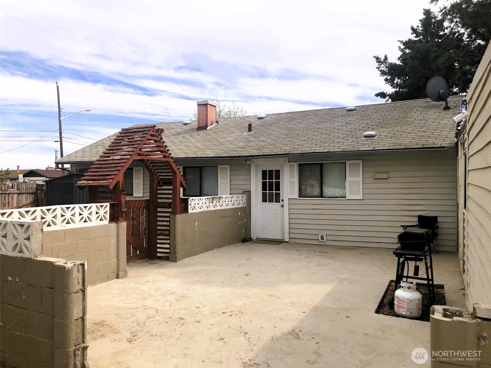 953 E Ash Street Property Photo 20