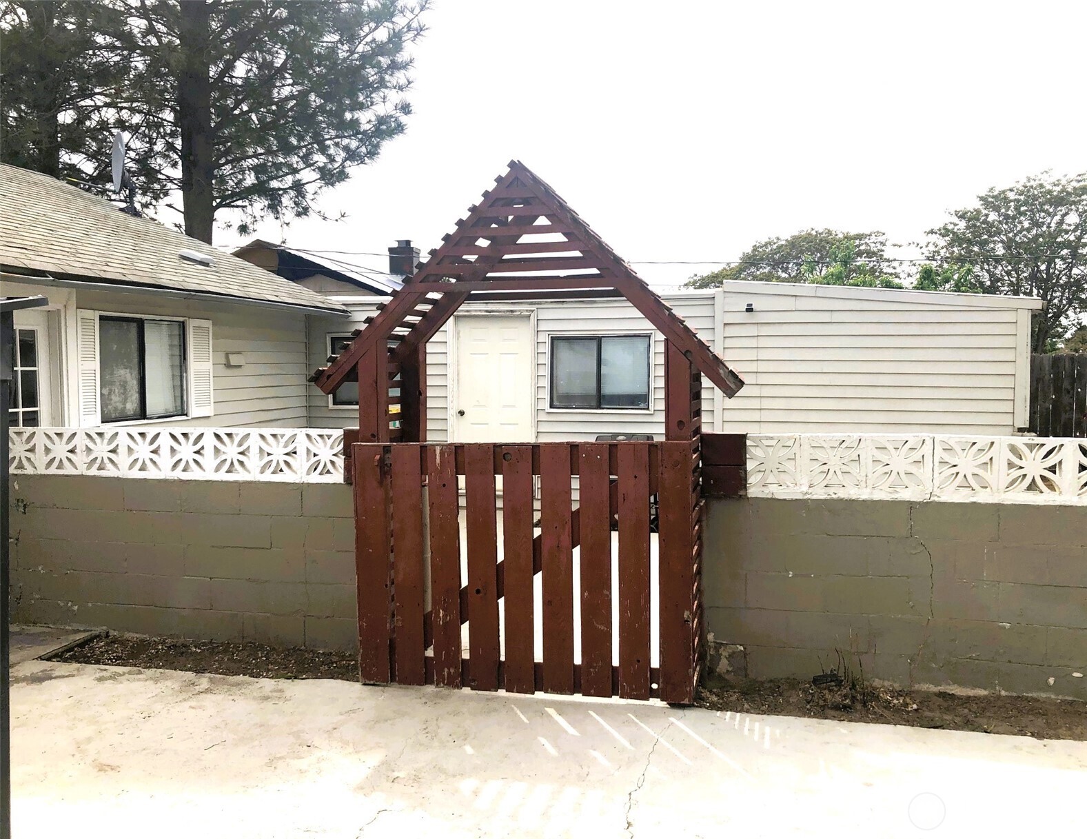 953 E Ash Street Property Photo 22