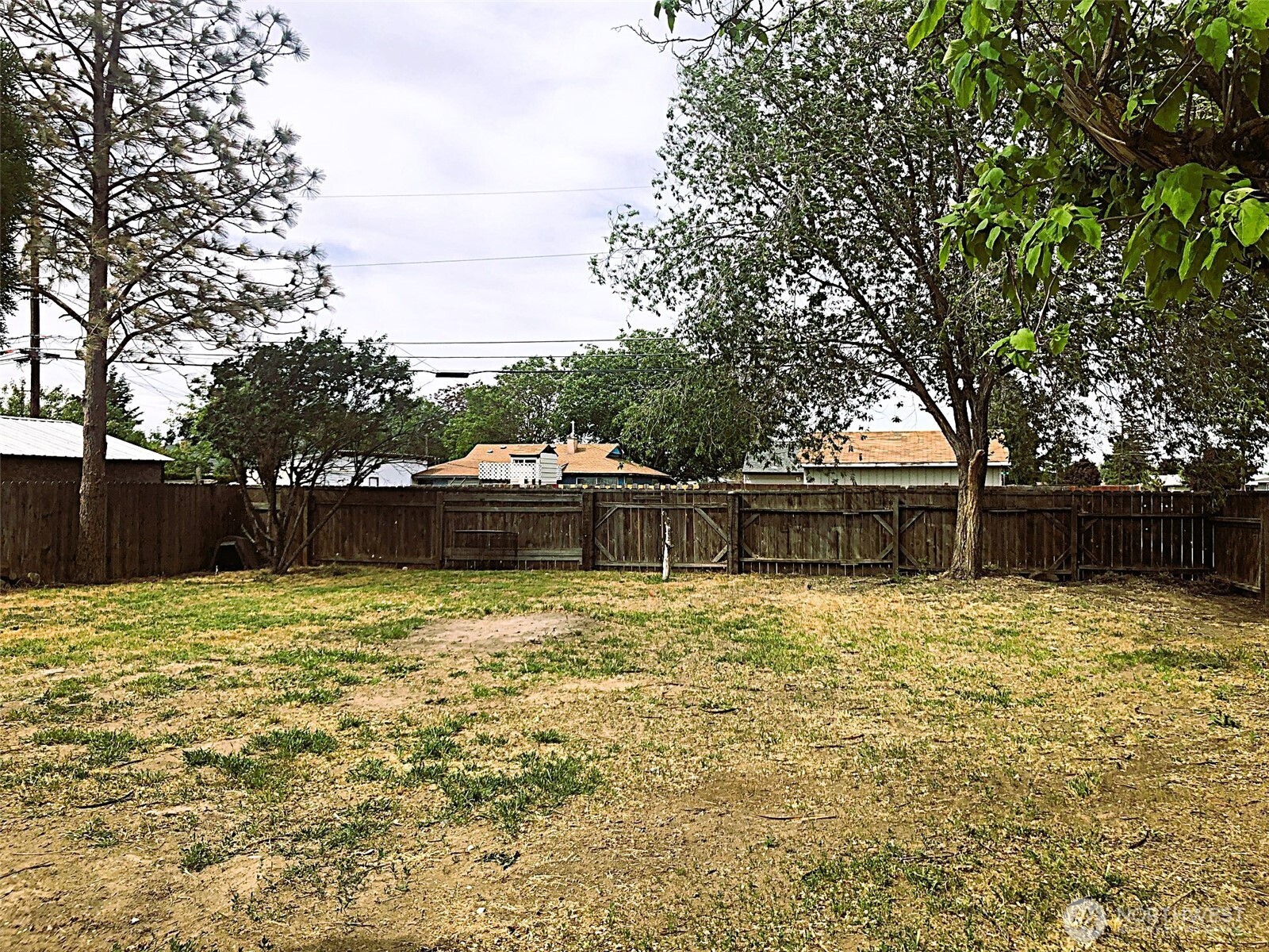 953 E Ash Street Property Photo 28