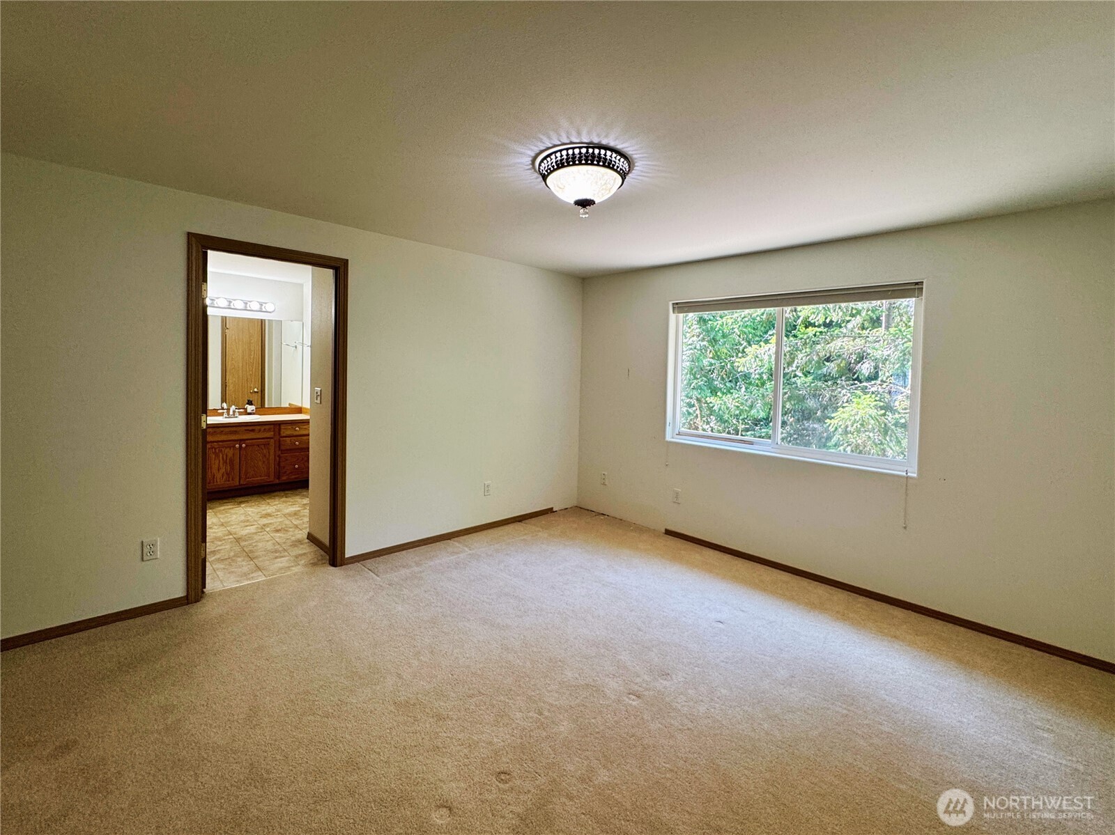 301 Pointes Drive Property Photo 10