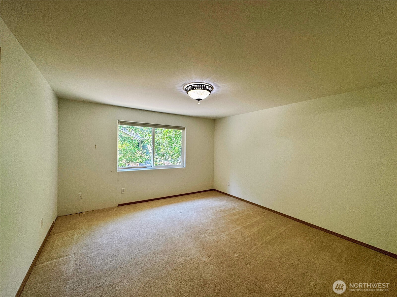 301 Pointes Drive Property Photo 13