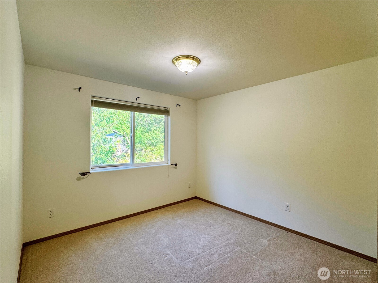 301 Pointes Drive Property Photo 15