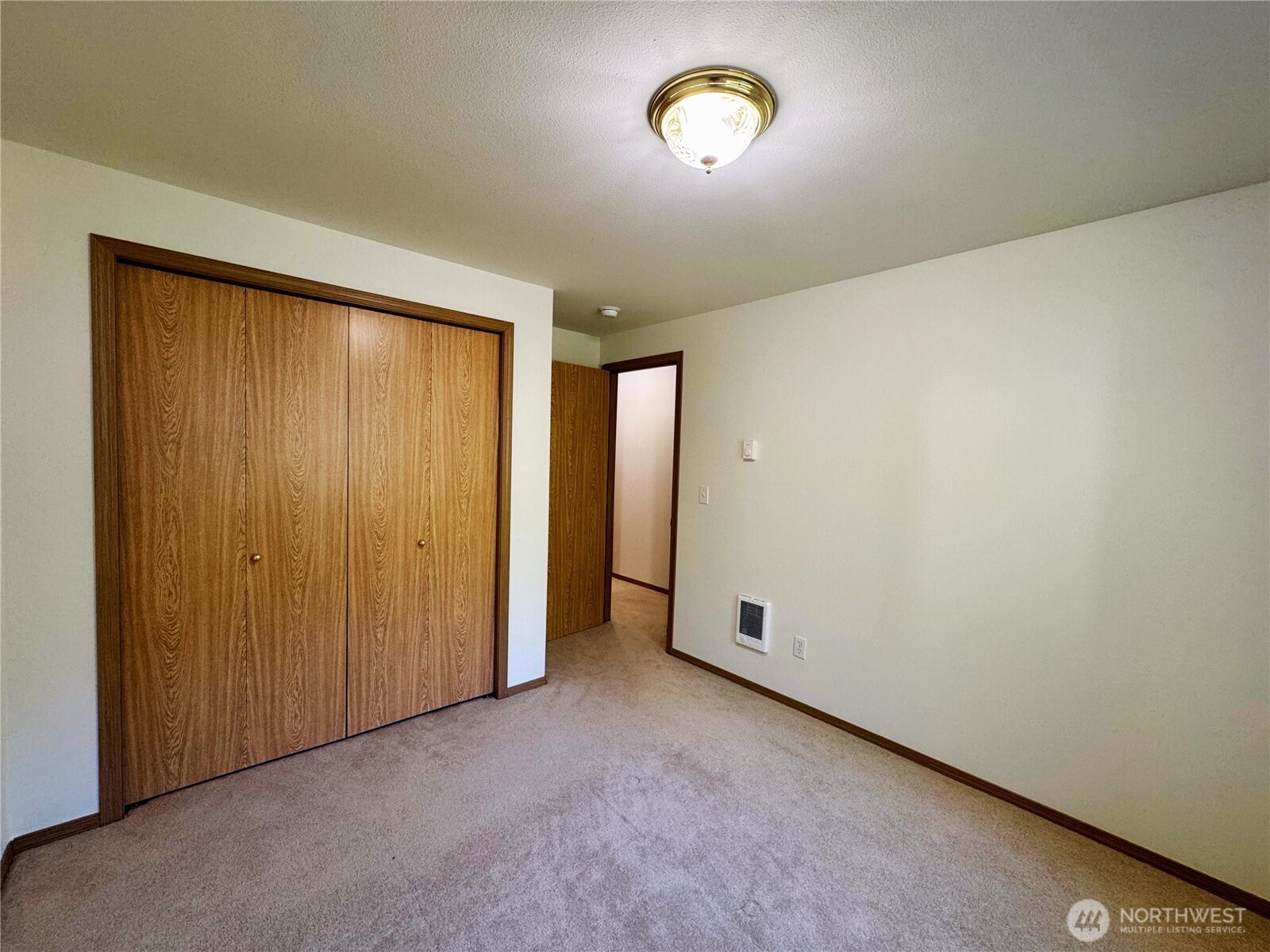 301 Pointes Drive Property Photo 16