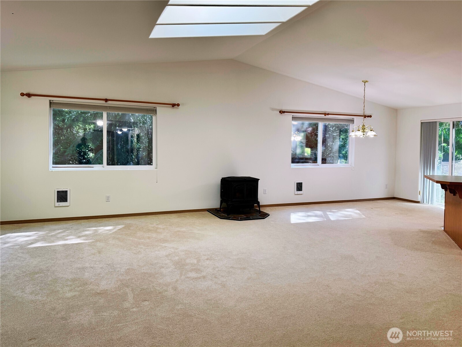 301 Pointes Drive Property Photo 20